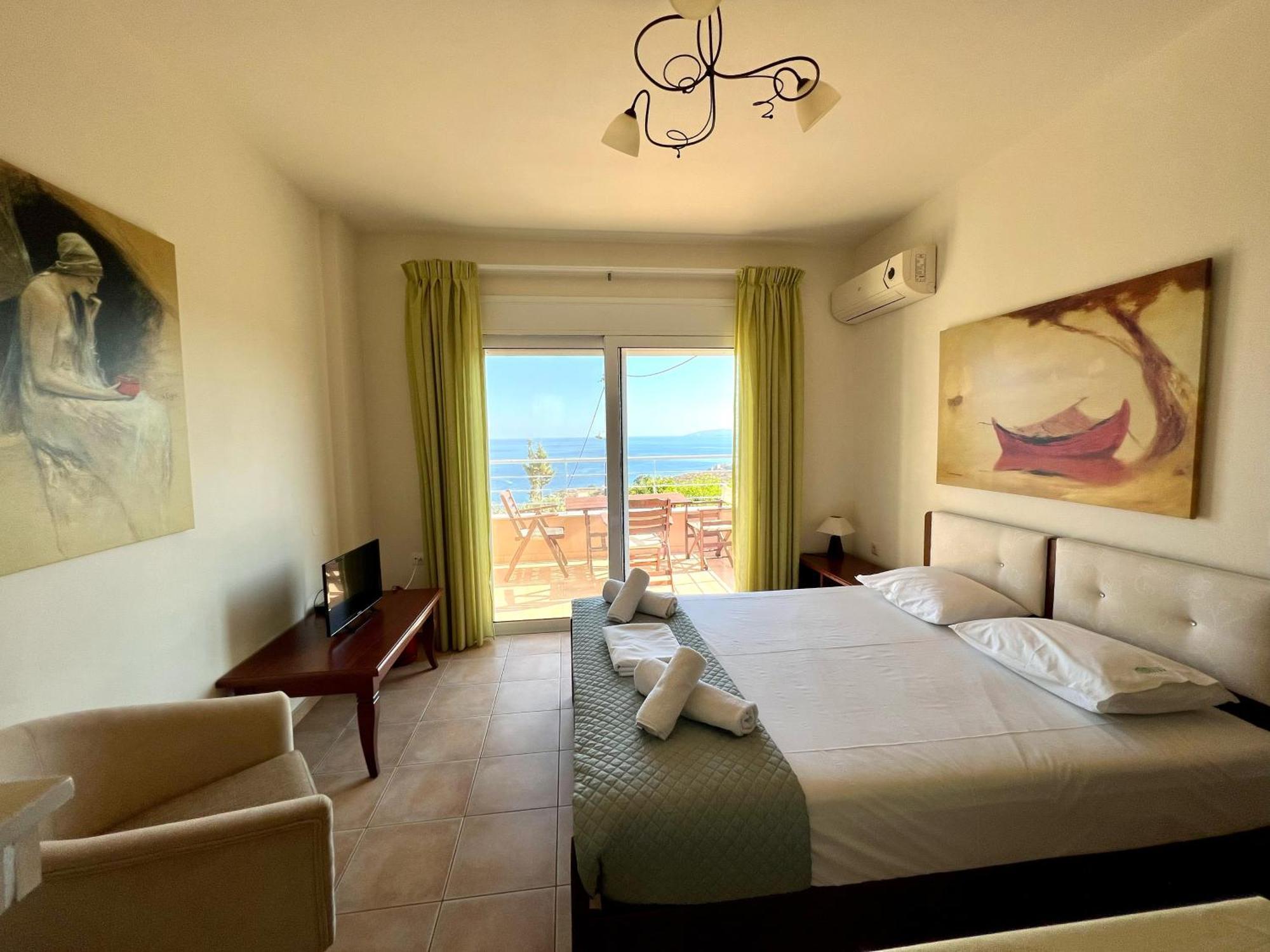 Agnanti Agia Pelagia (Crete)