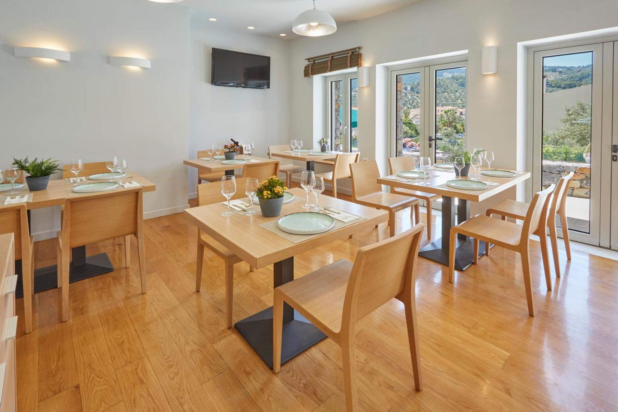 Aparthotel Mystery Luxury Skiathos Town