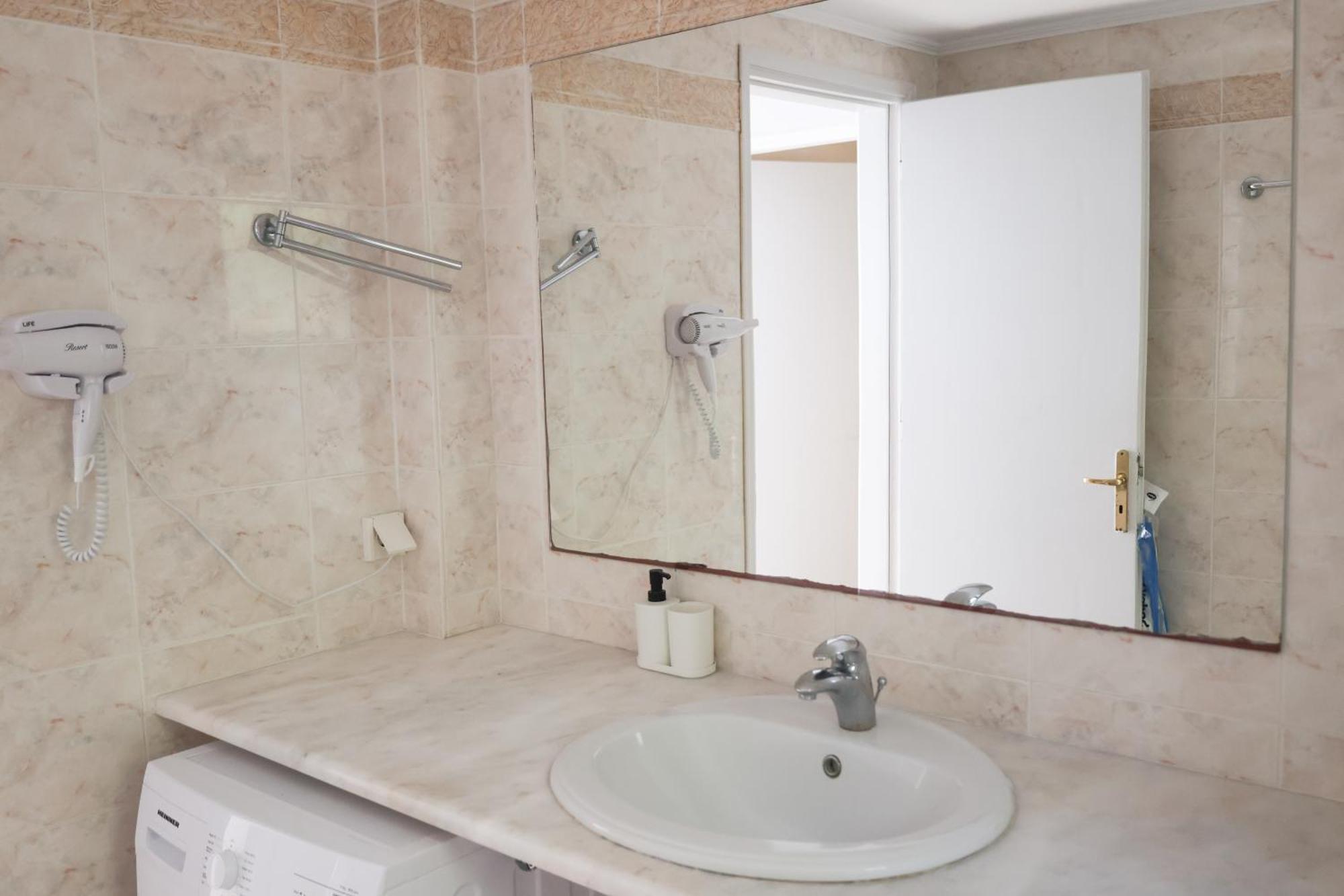 Zeus Apartment