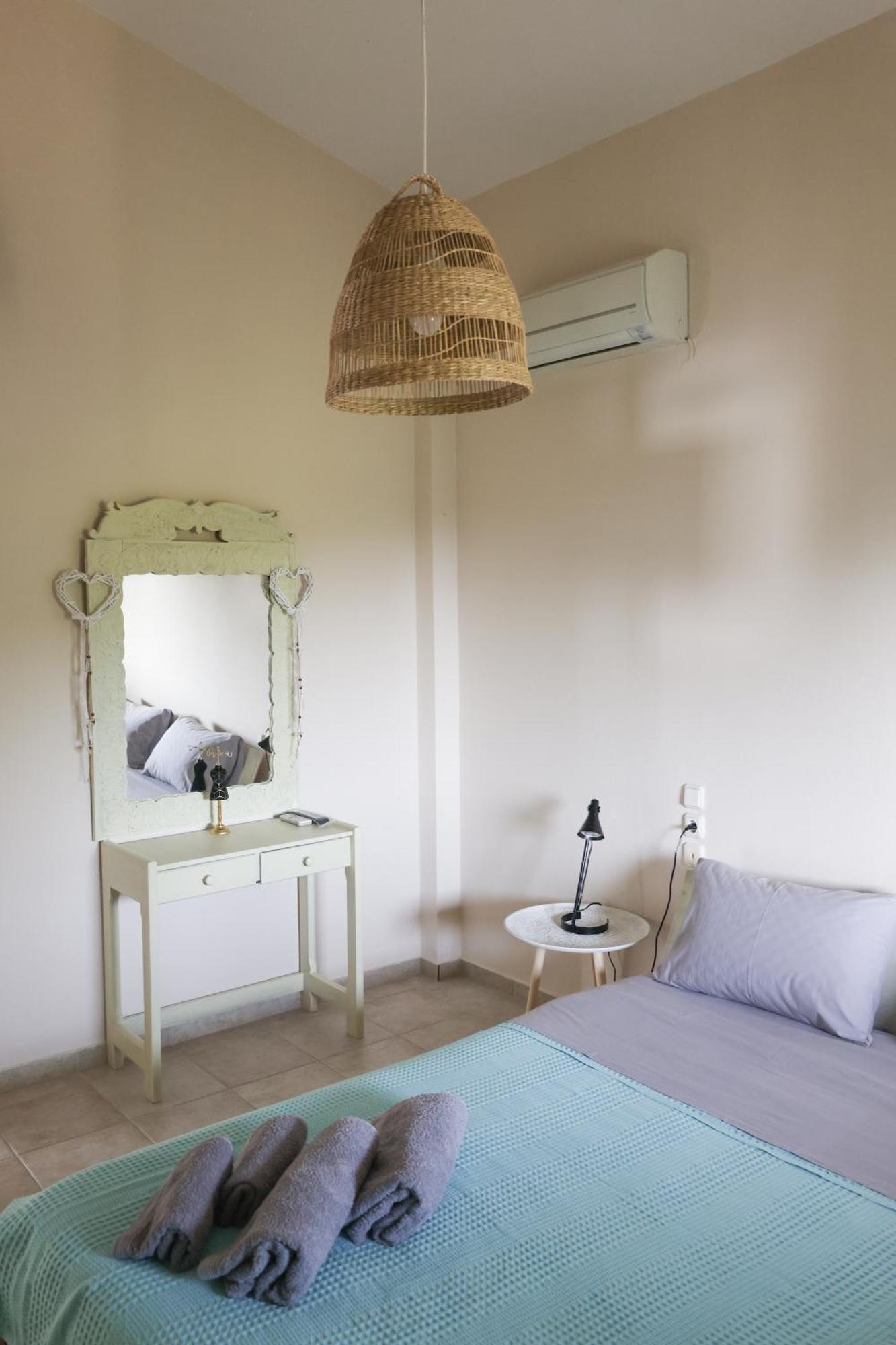Zeus Apartment