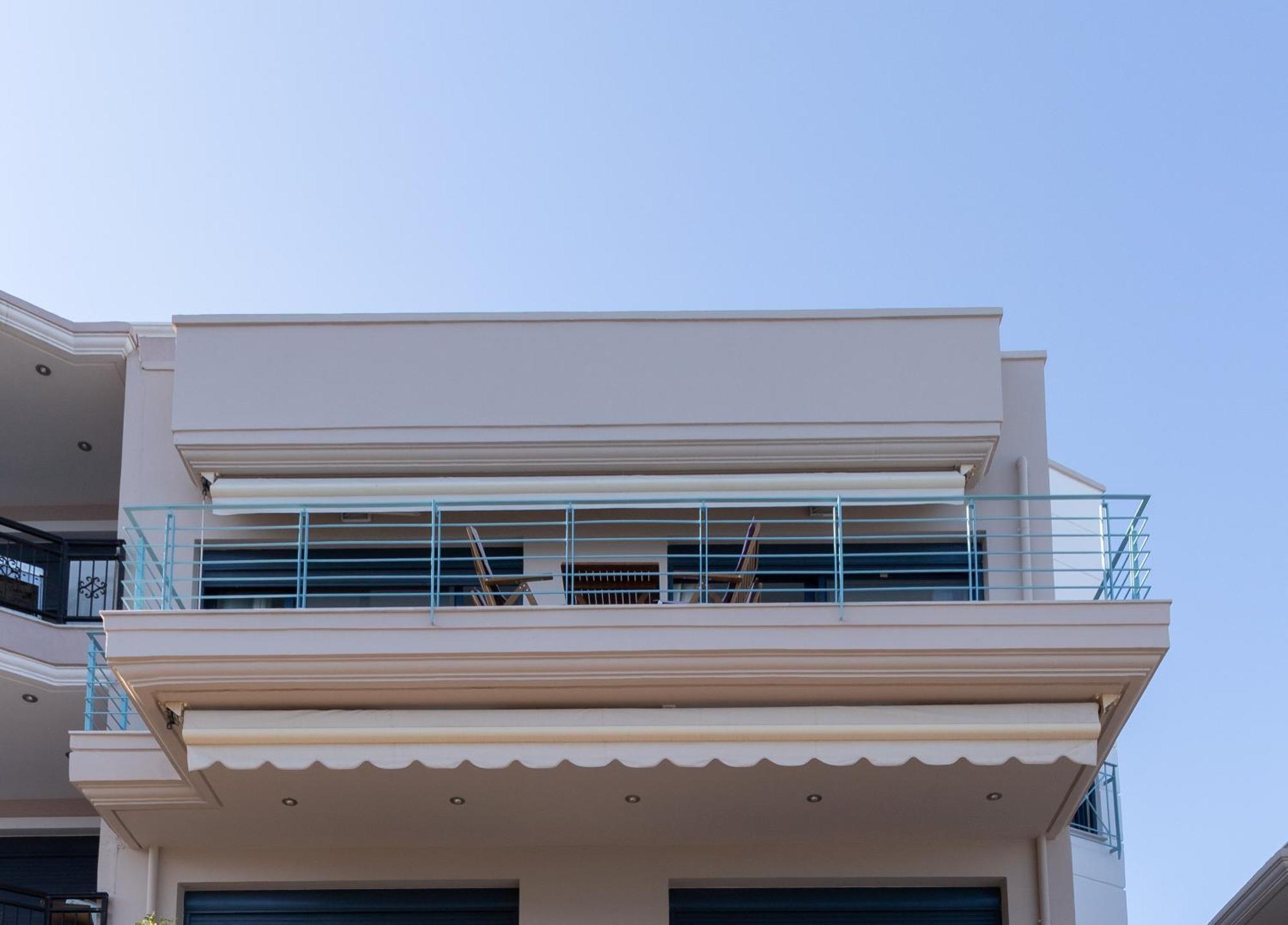 Frosini Seafront Loft Apartment *