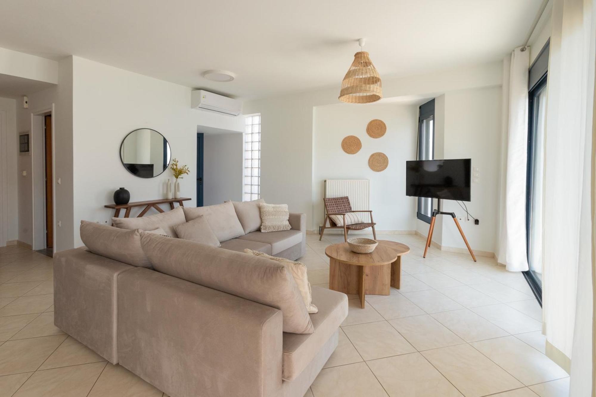 Frosini Seafront Loft Apartment