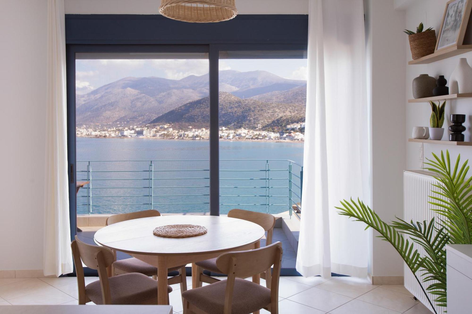 Frosini Seafront Loft Apartment *