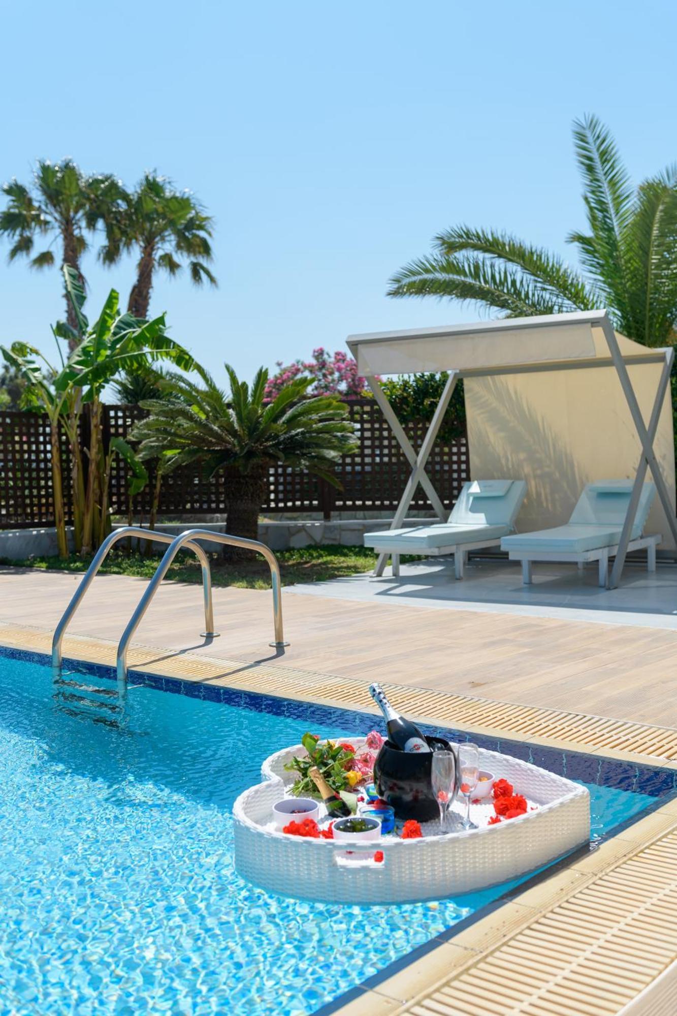 Natura Park Village & 5*