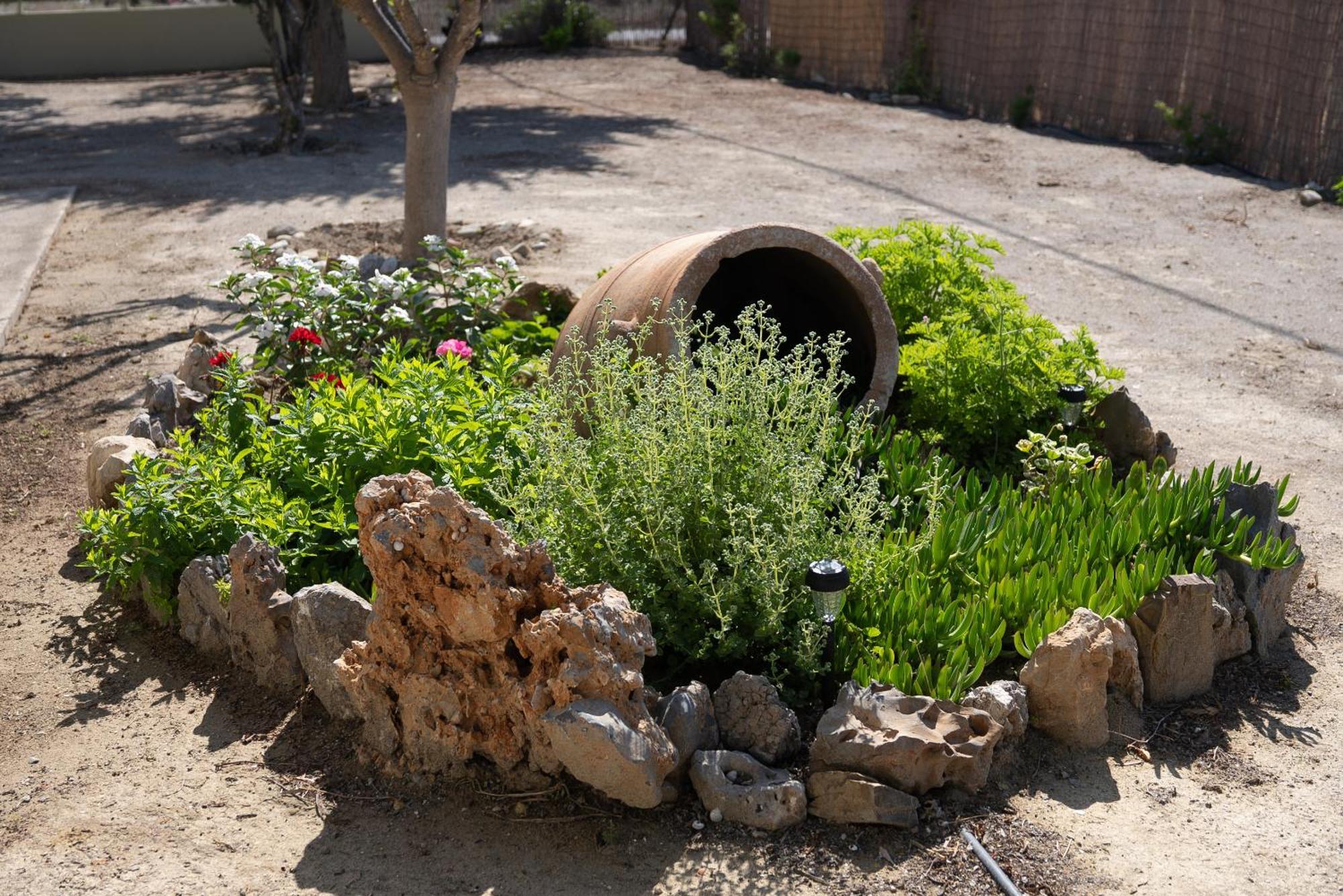 Holiday home Garden House, Kalamaki