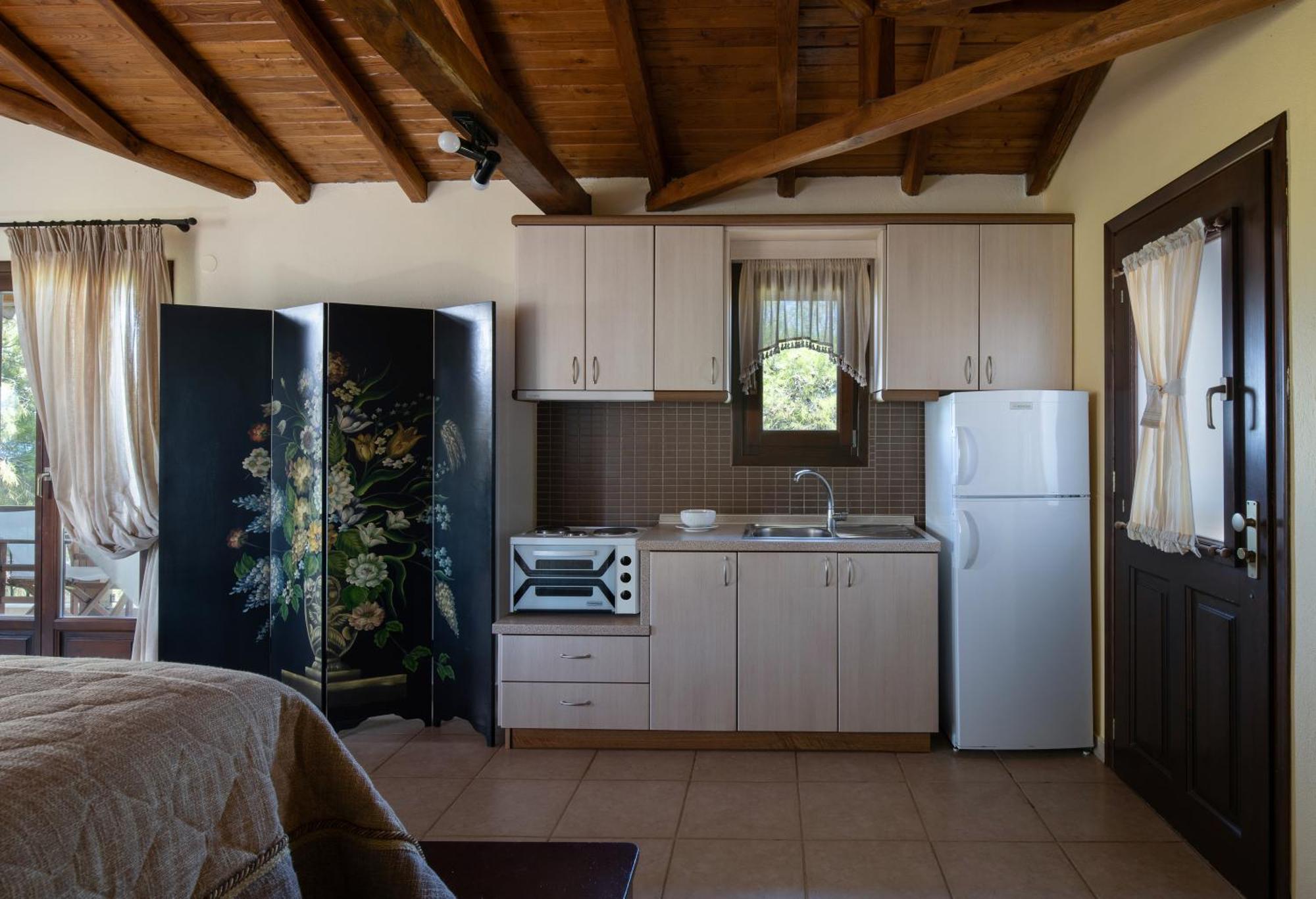 Heos Aparthotel Ormos Panagias