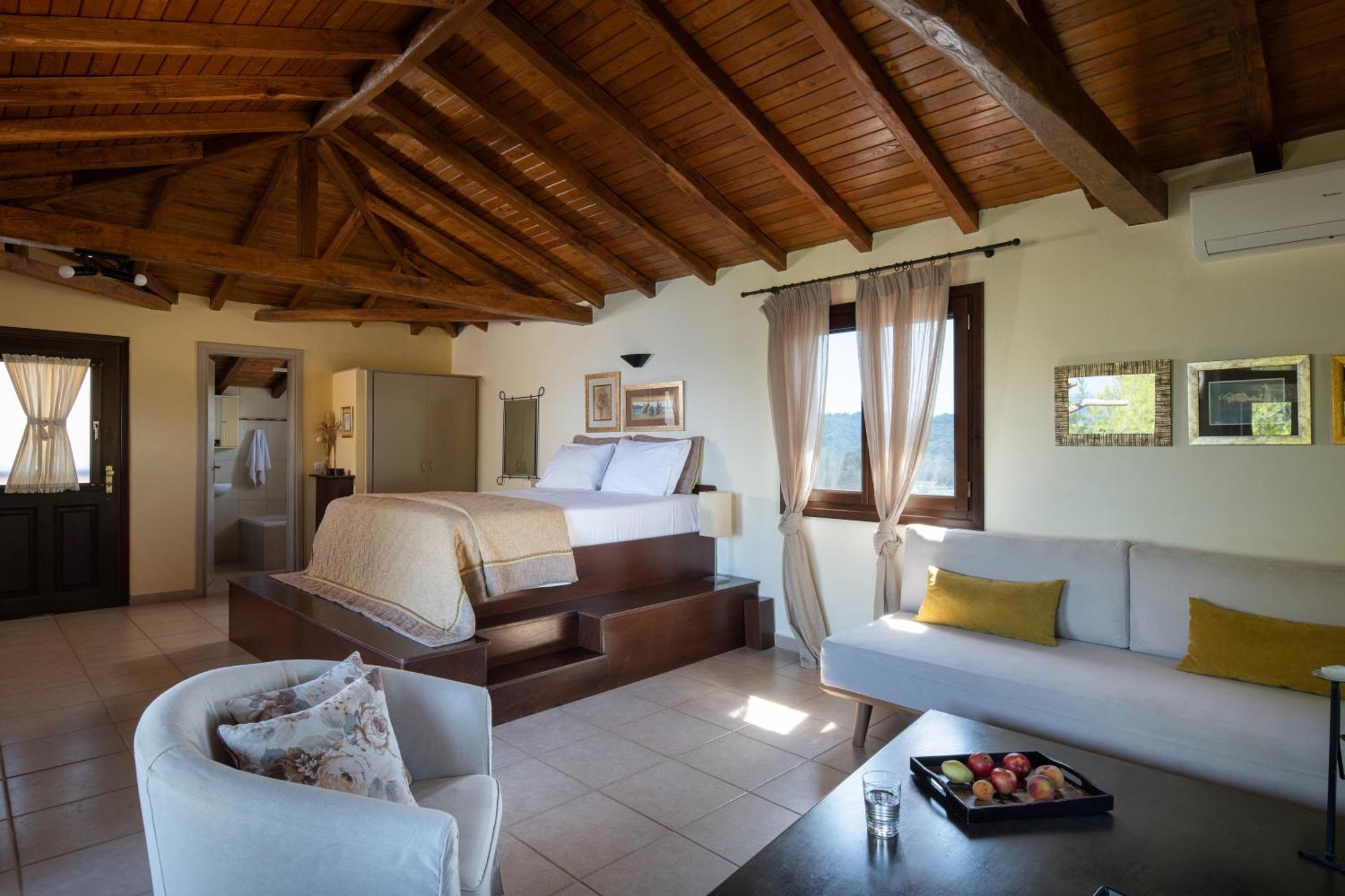 Heos Aparthotel Ormos Panagias