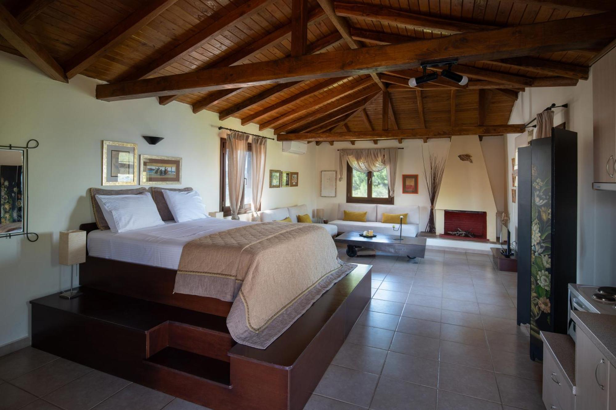 Heos Aparthotel
