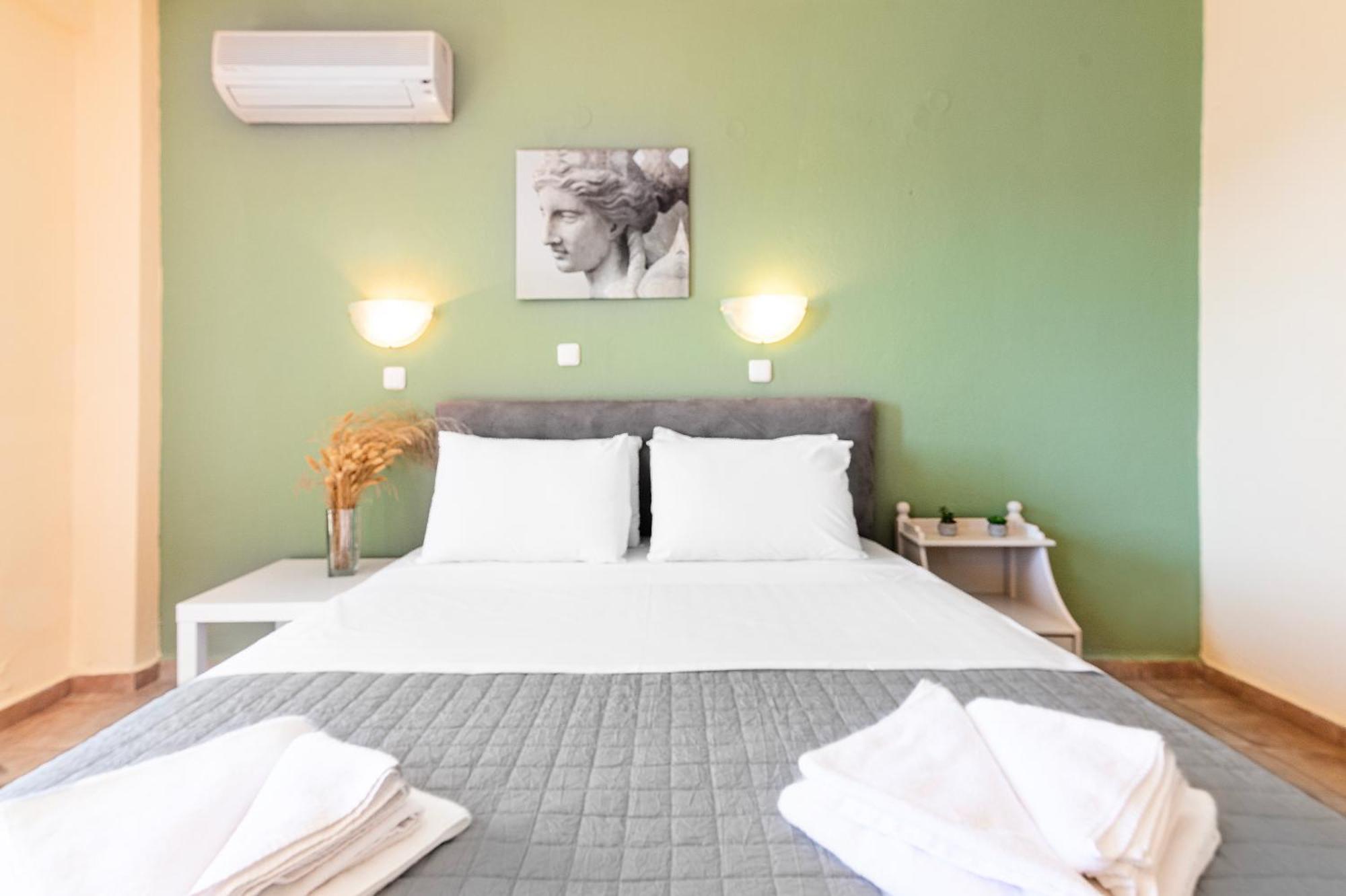 Julia Hotel