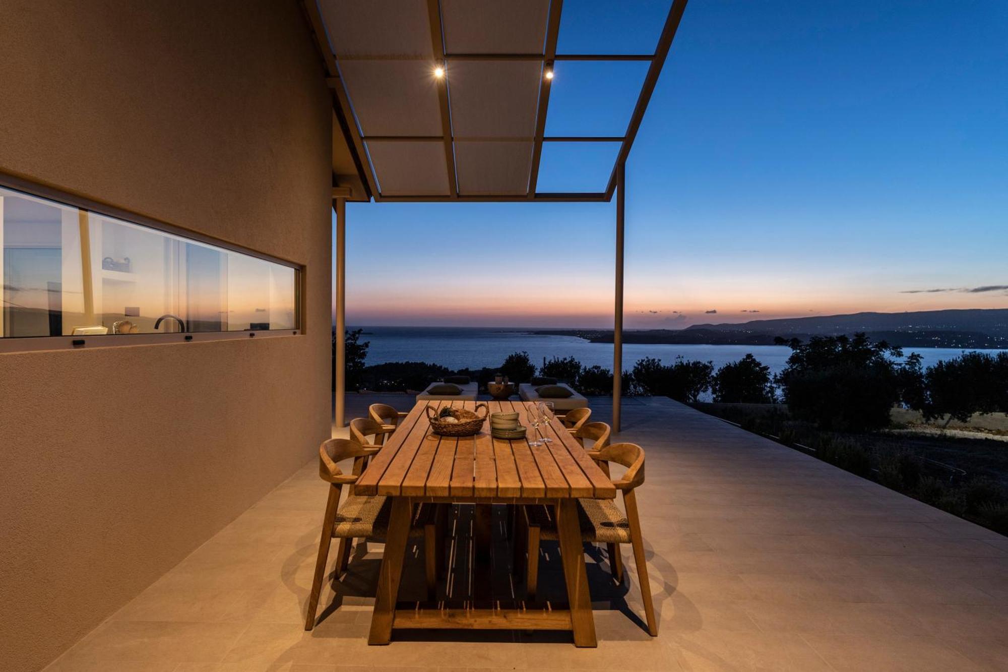 Avertosia Luxury Villa *