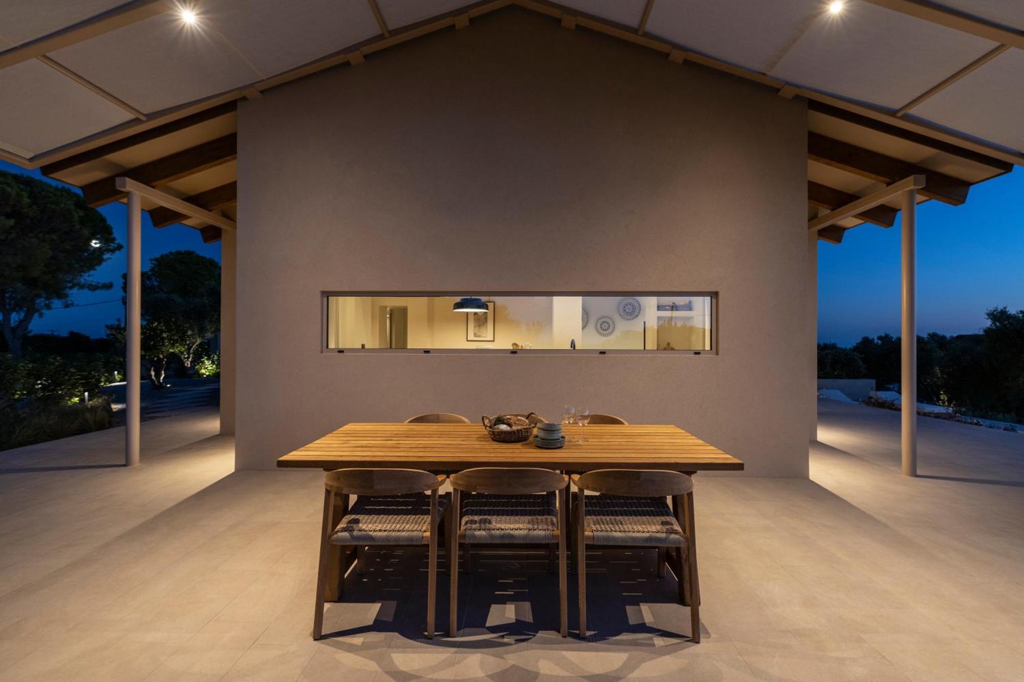 Avertosia Luxury Villa *