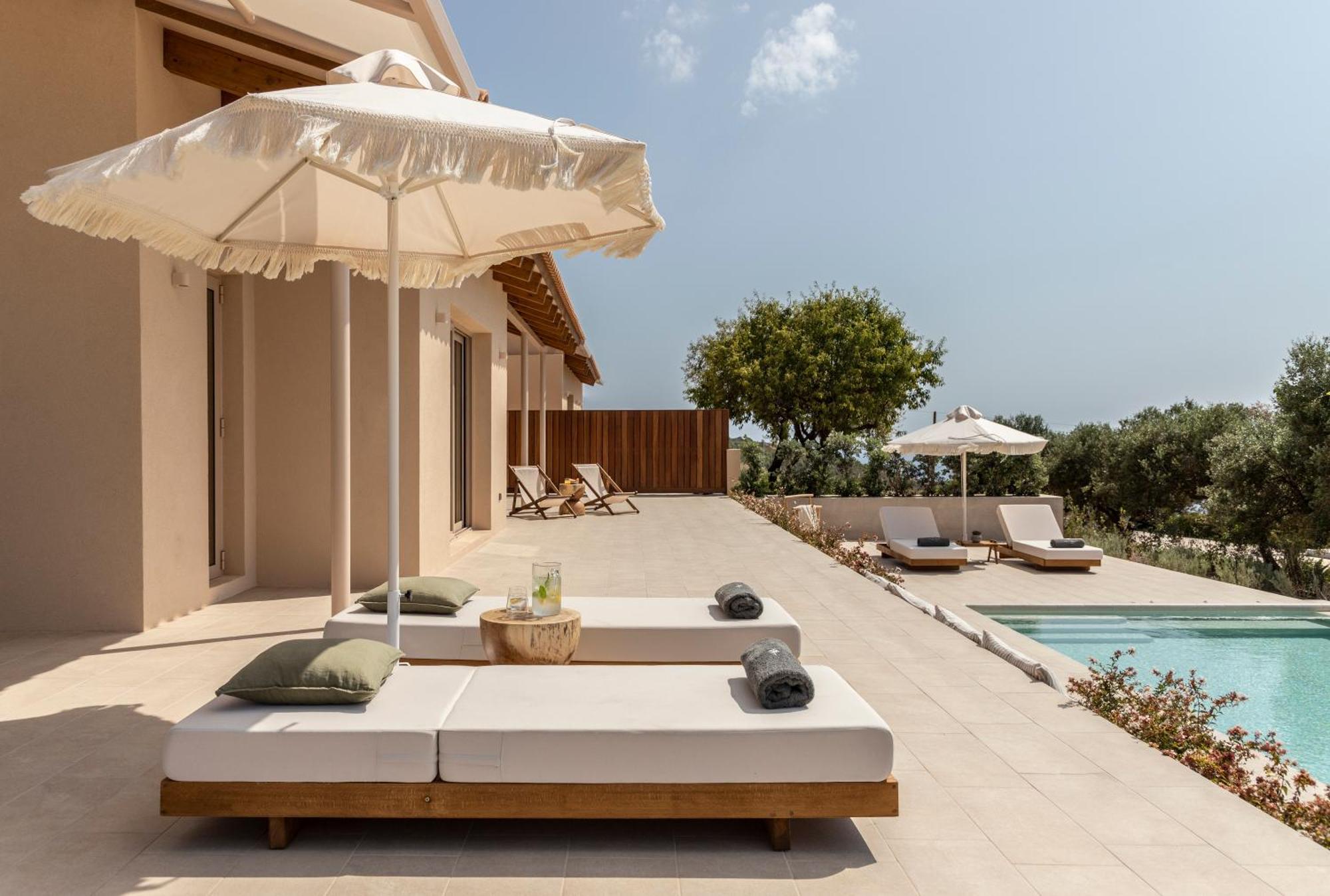Avertosia Luxury