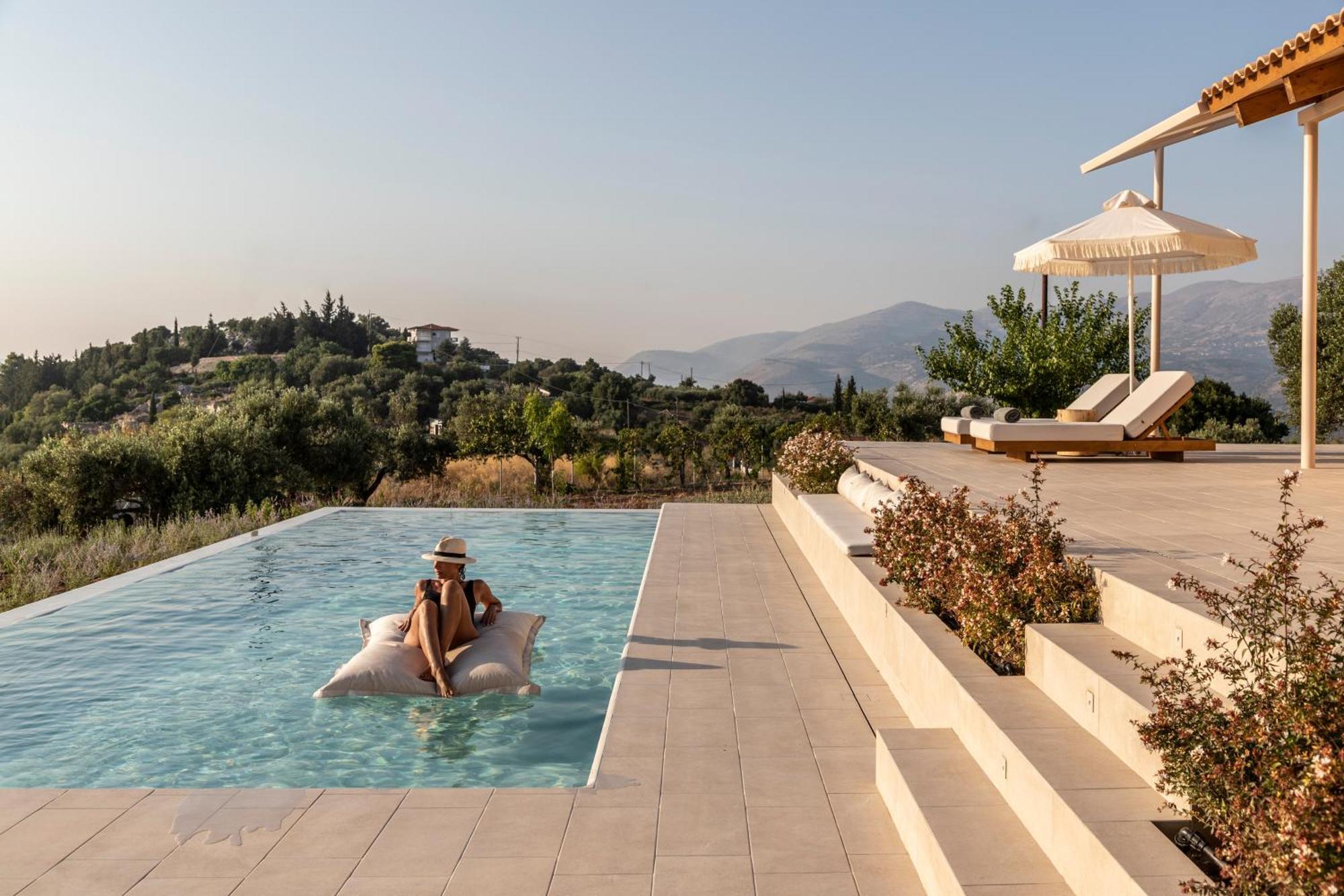 Avertosia Luxury Villa *