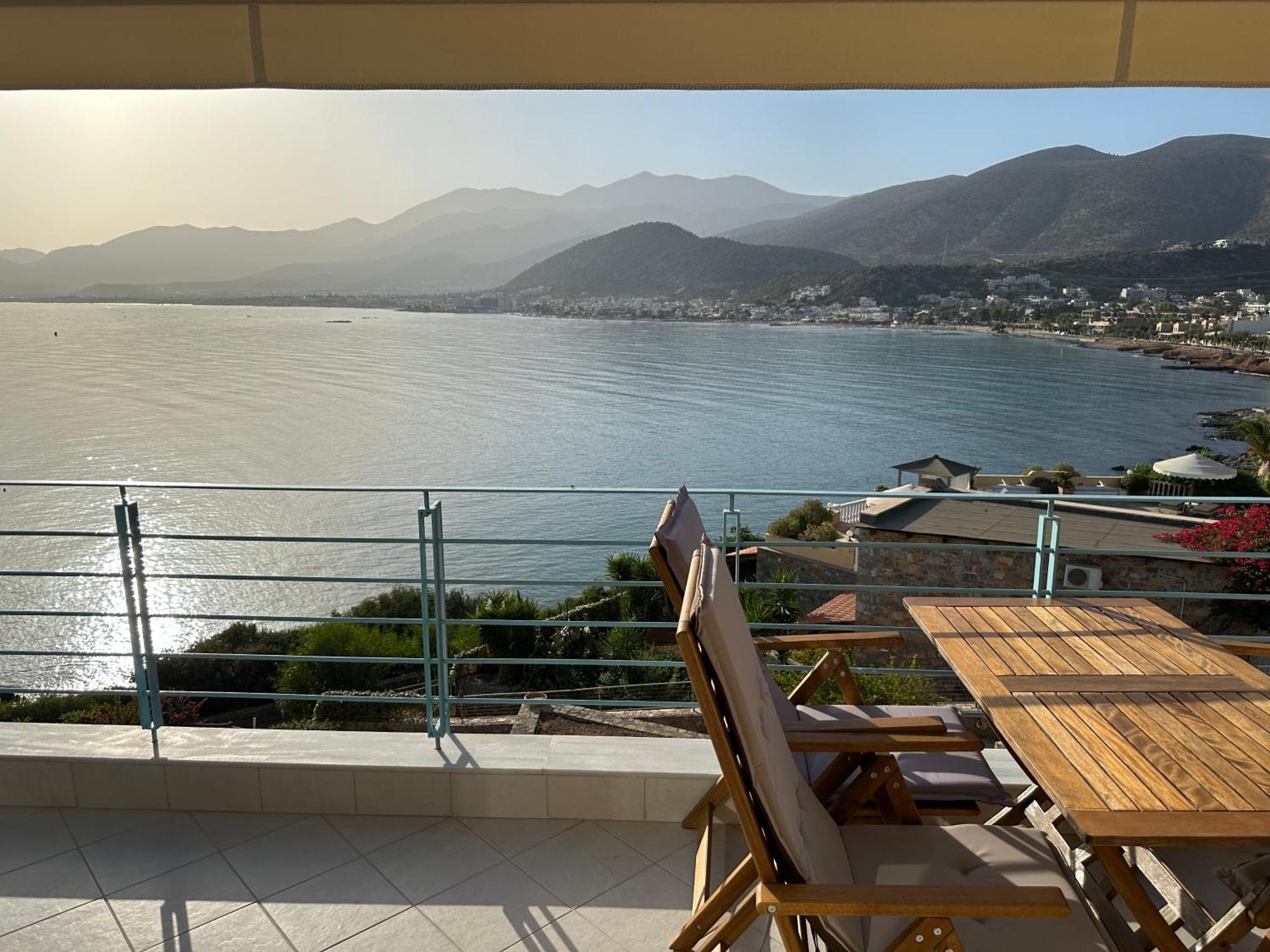 Apartment Frosini Seafront Loft