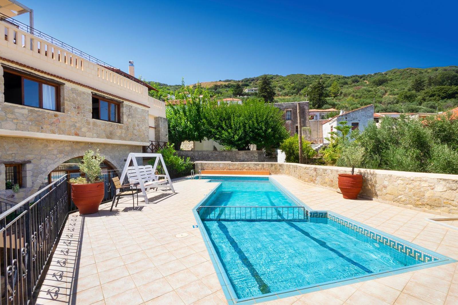 4-bedroom House * Topolia
