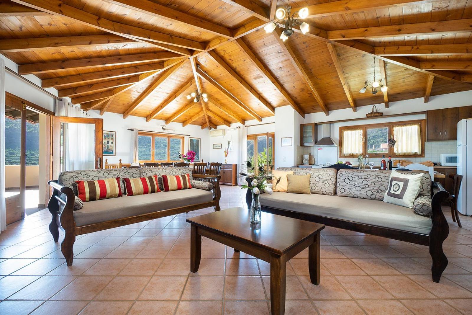 4-bedroom House Villa Topolia