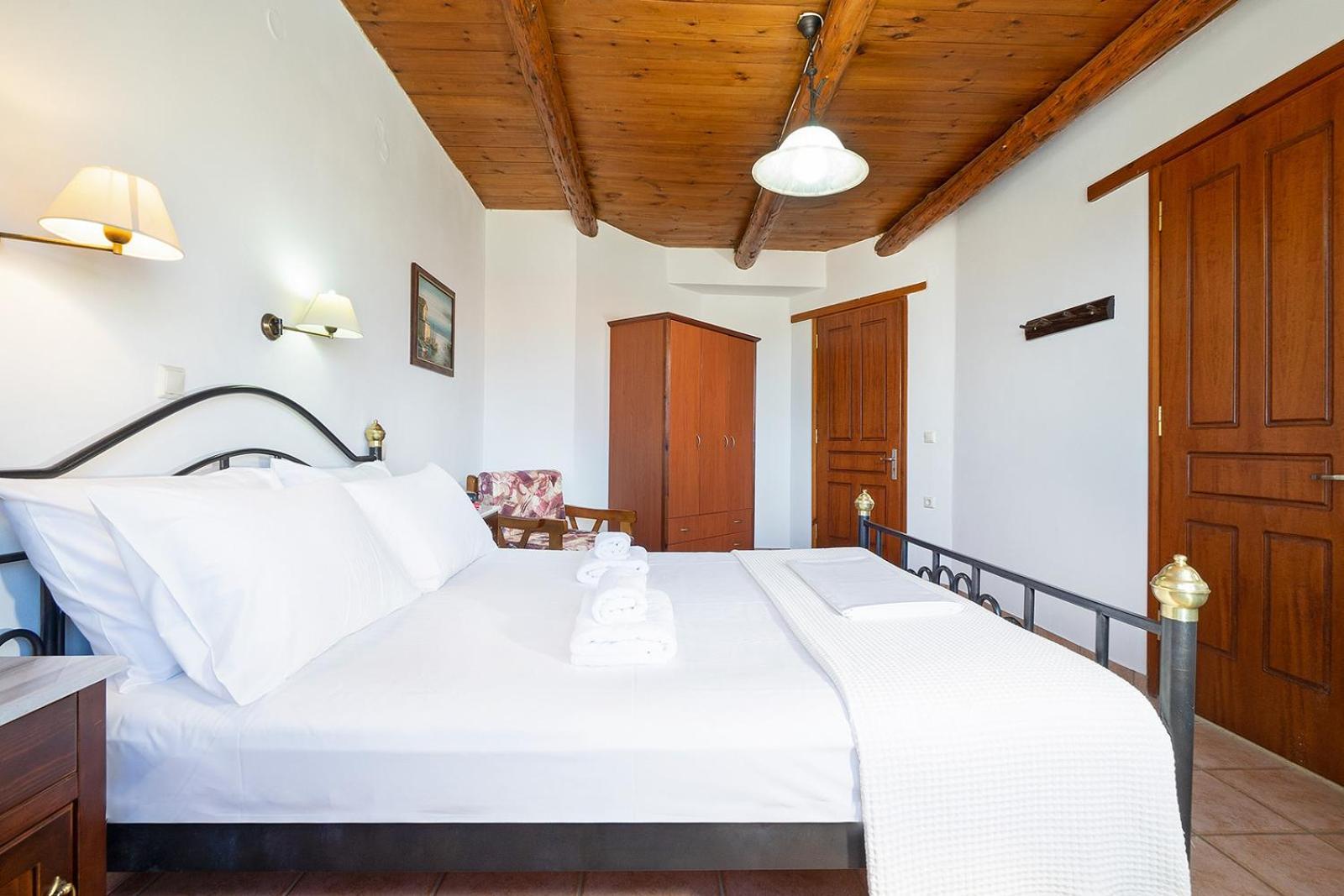 4-bedroom House Villa *