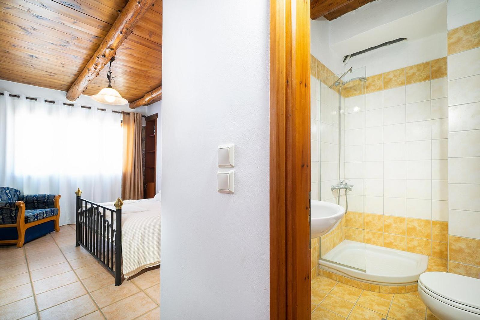 Villa 4-bedroom House *