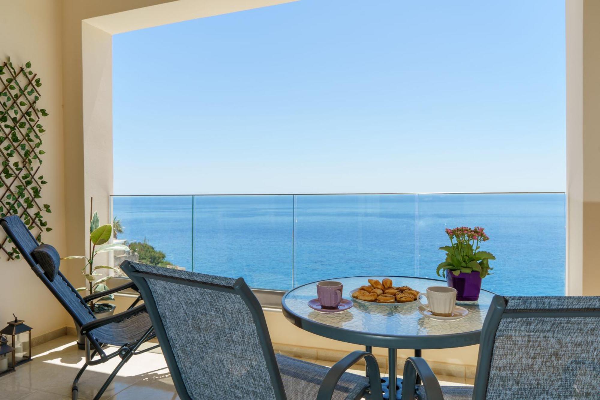 Mountain And Sea - Stunning Sea View Luxury Apartment