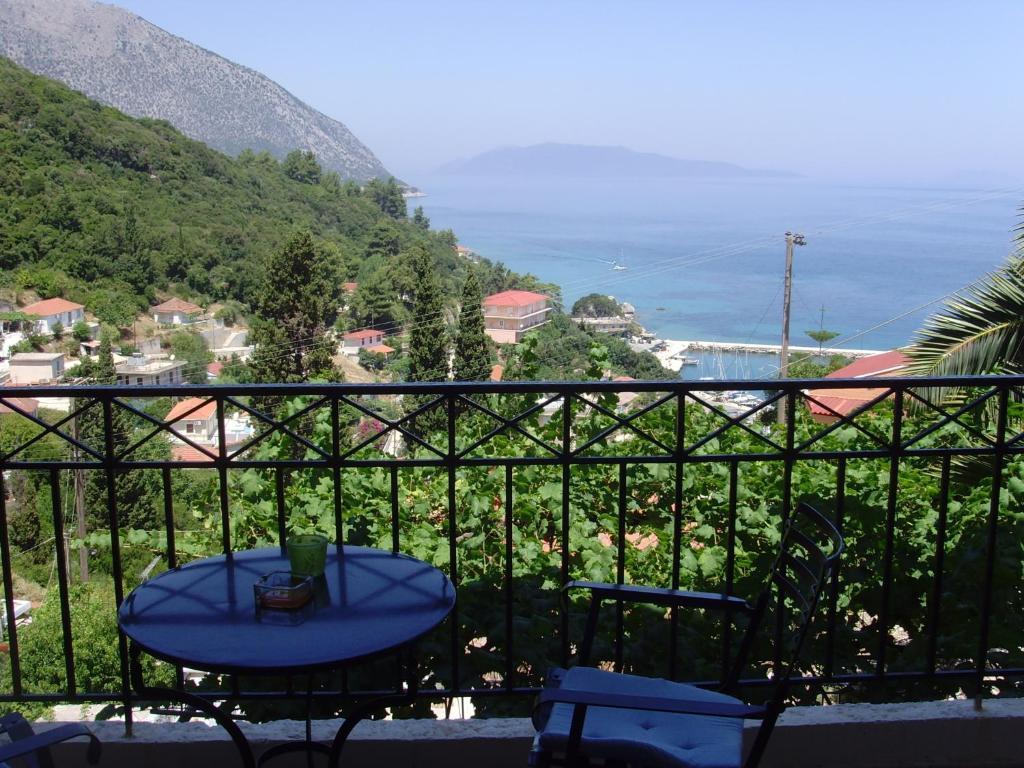 Giannatos' Studios Poros (Kefalonia)