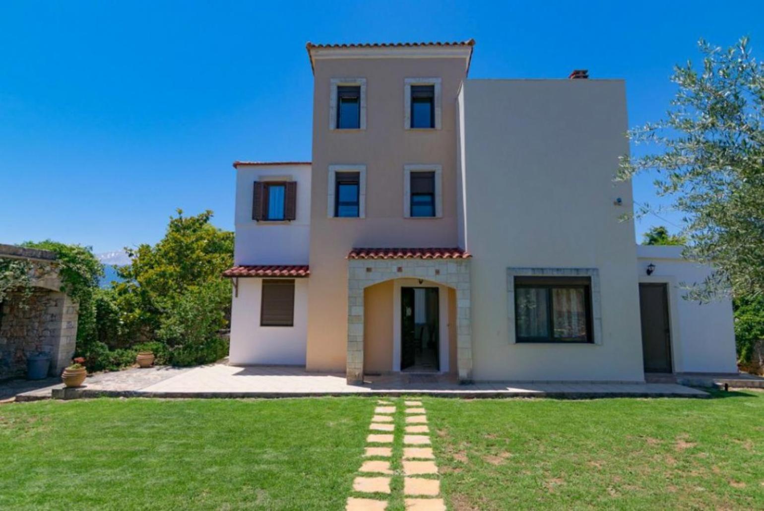 Ekklisies Tria Villa Plaka (Apokoronas)
