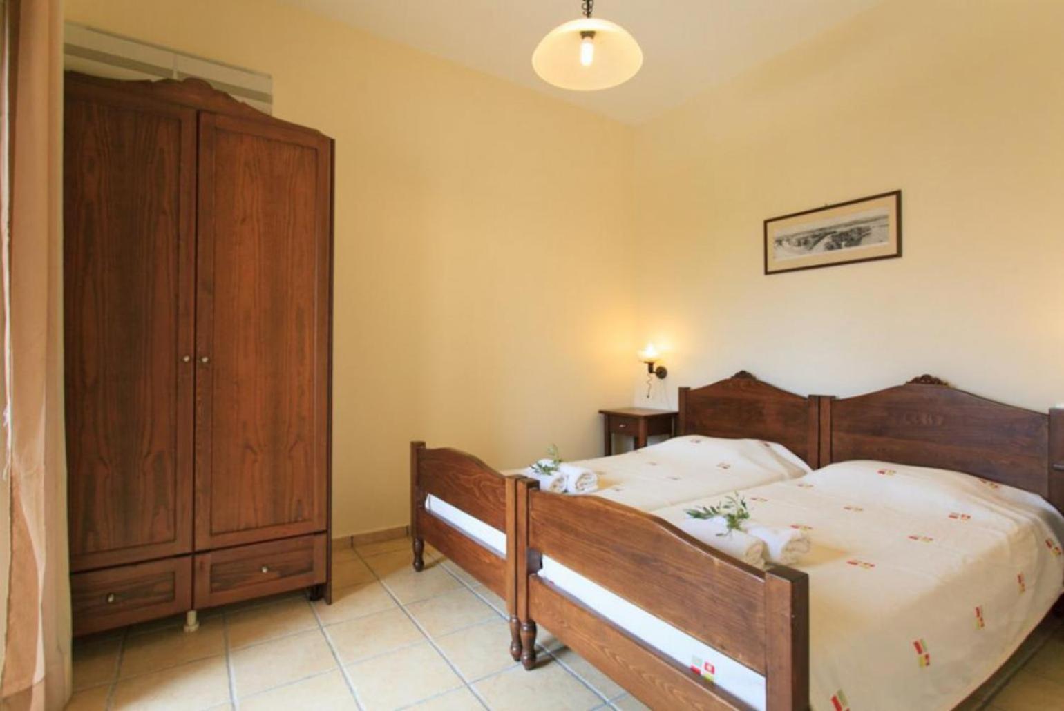Villa Ekklisies Tria