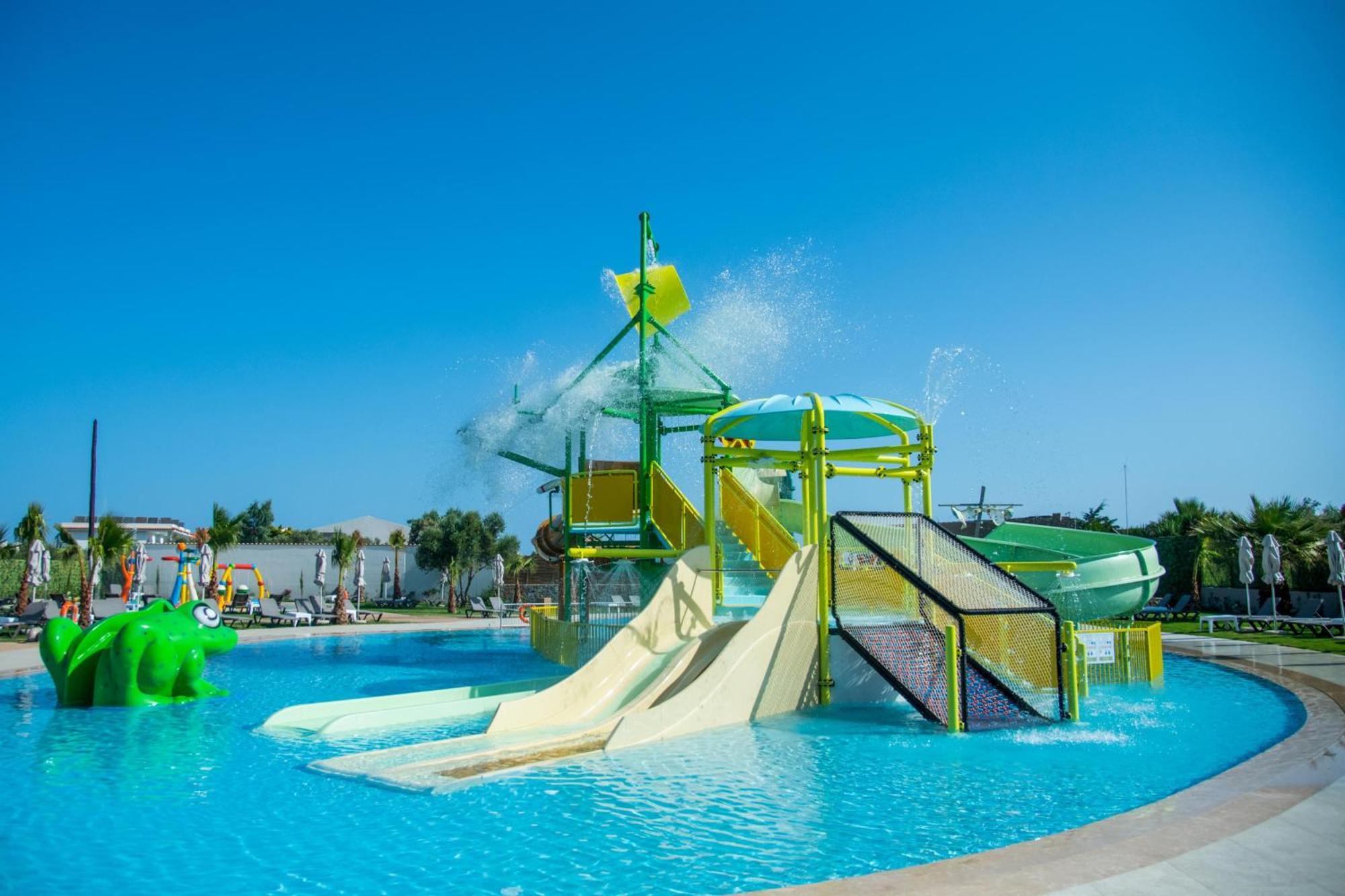 Hotel Senseana Sea Side & Aquadventure 5*