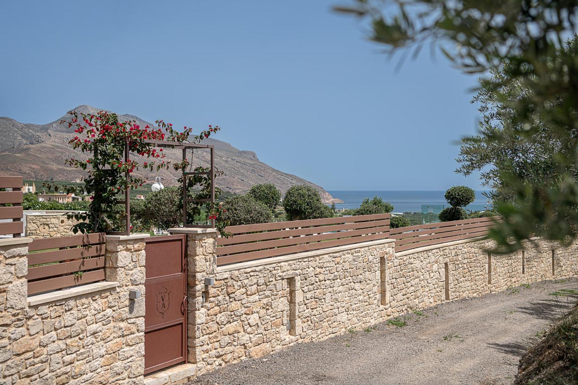 Aloni Villa *