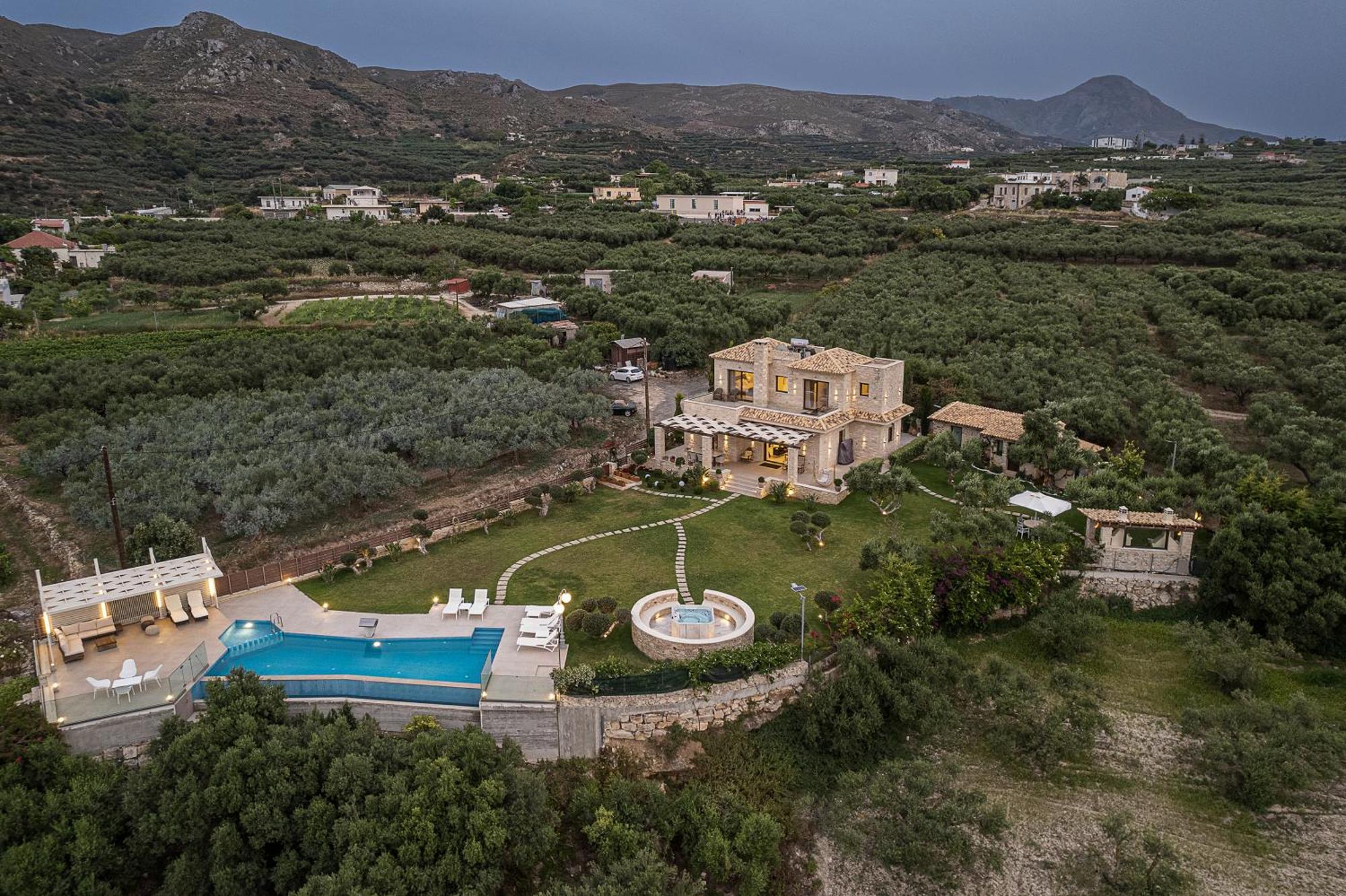 Aloni Villa *