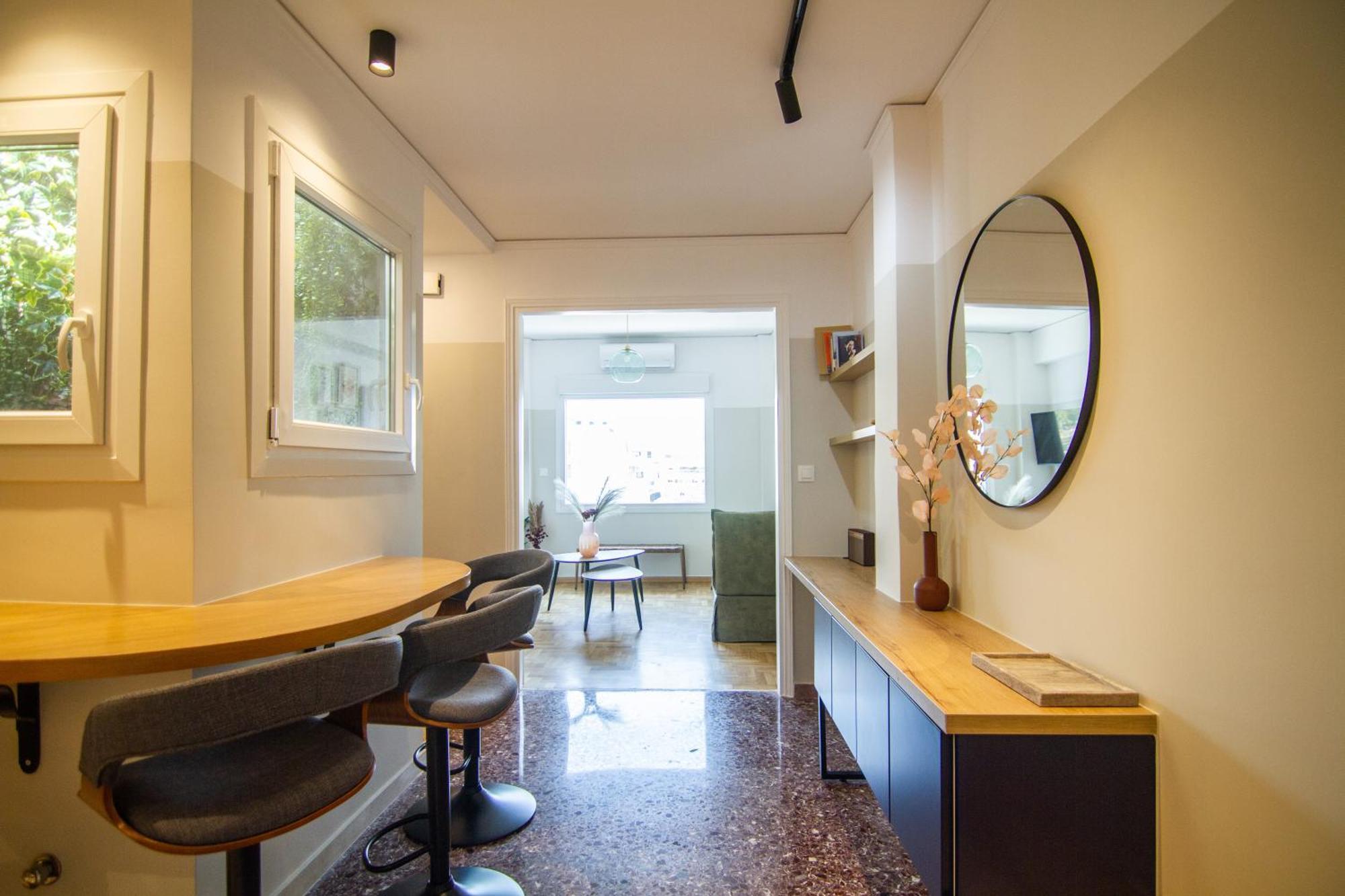 Stunning Acropolis View - 500m Metro - At Historical Center Apartment *