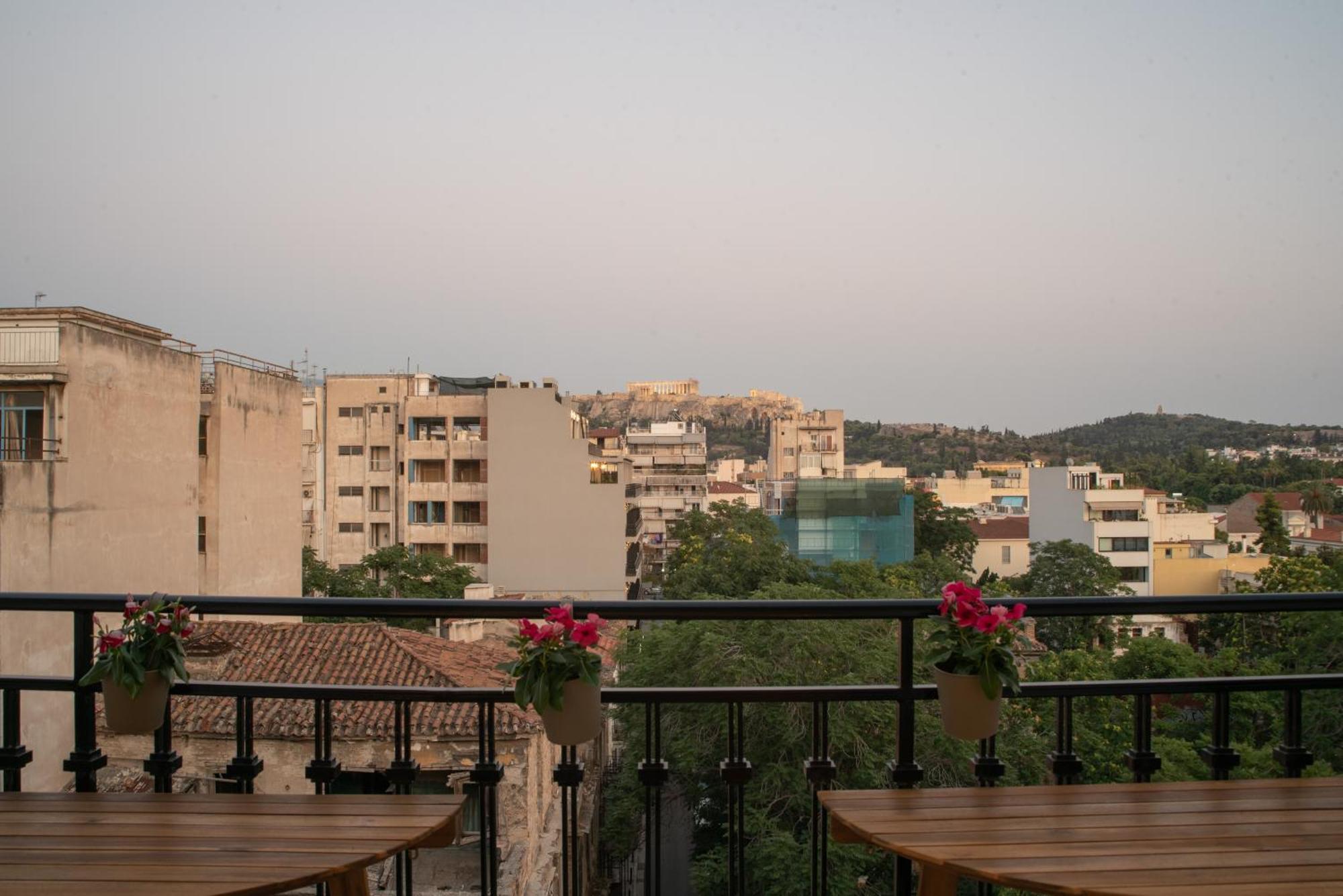 Stunning Acropolis View - 500m Metro - At Historical Center Apartment *