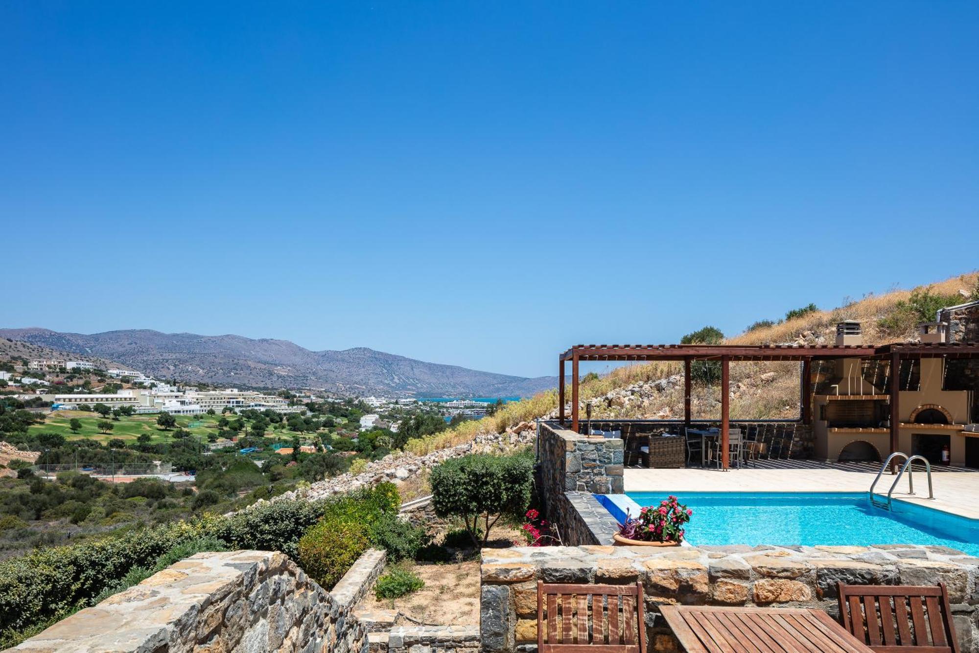 Maris Villa *