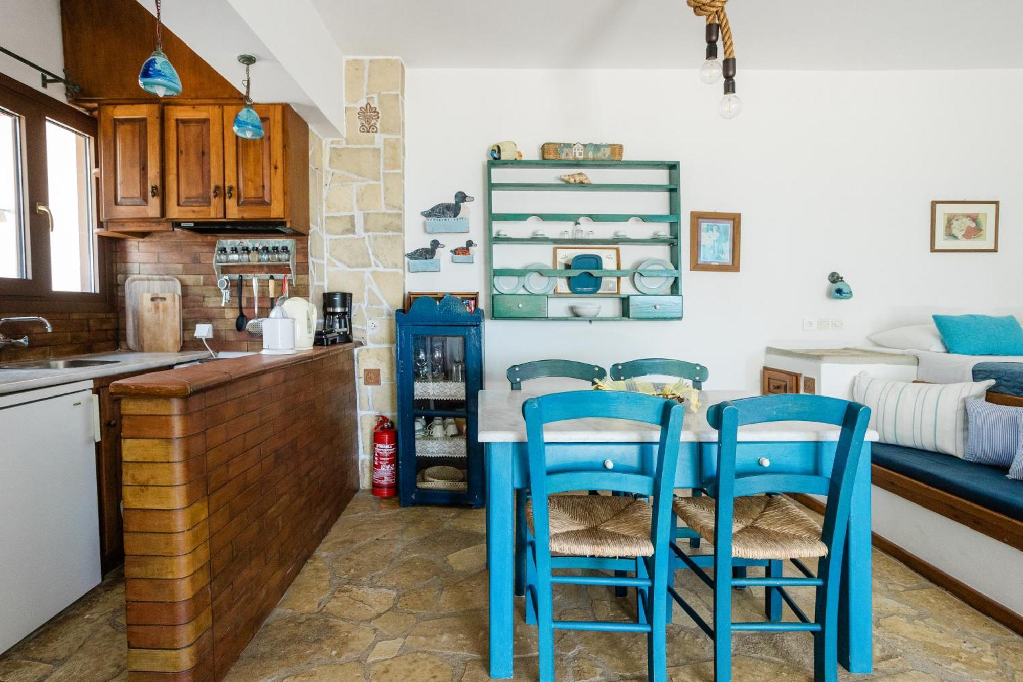Iliatoras Aparthotel 3*