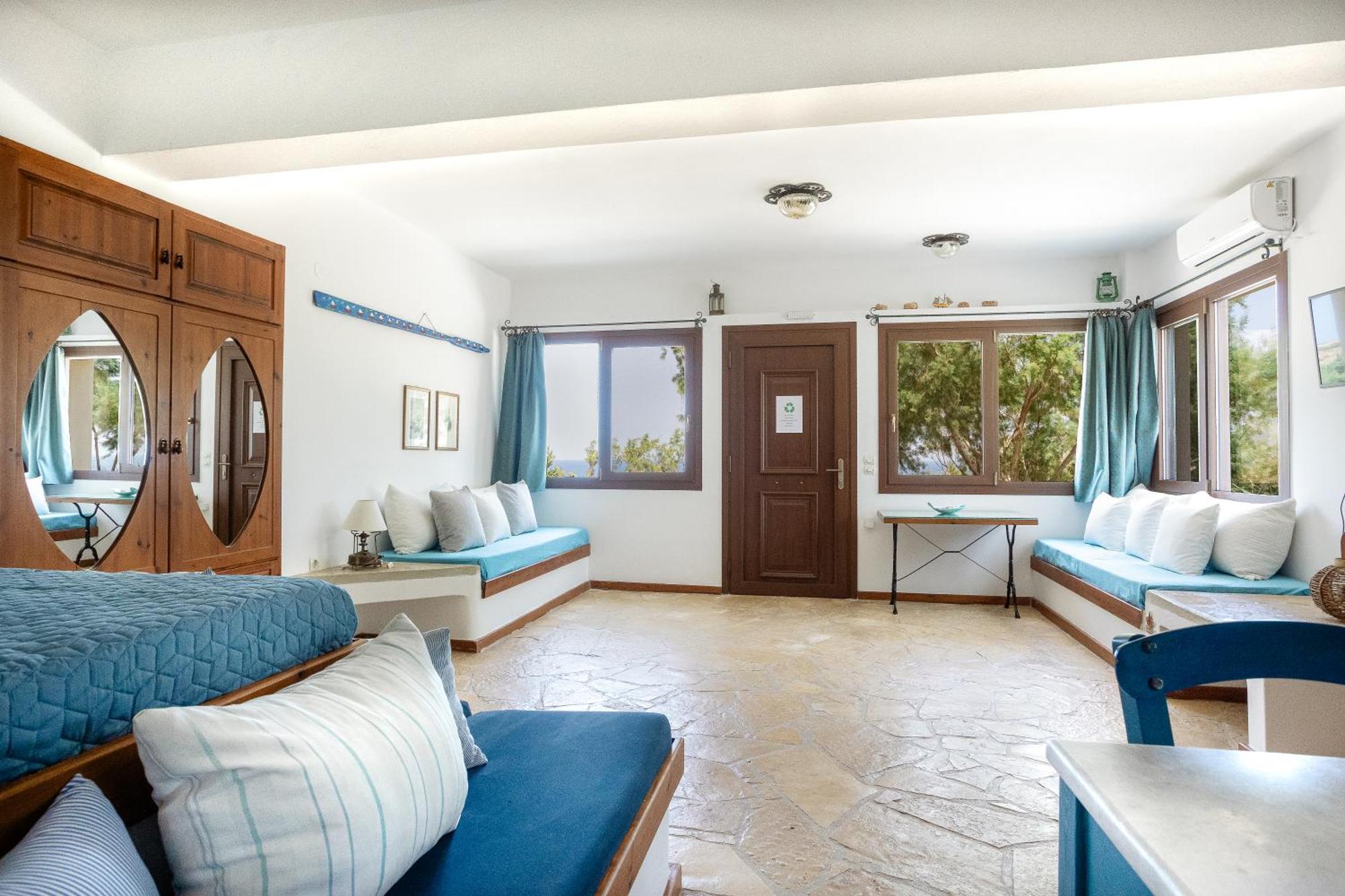Iliatoras Aparthotel 3*
