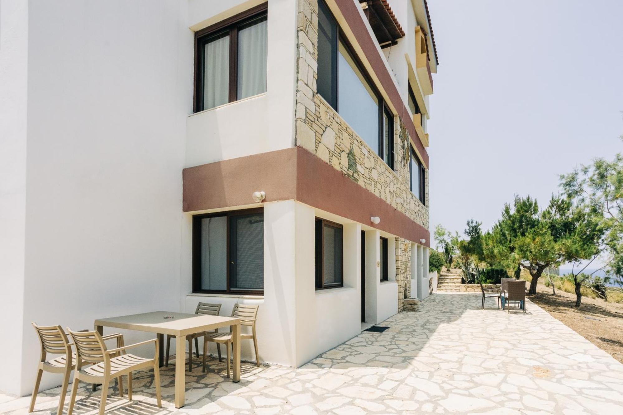 Iliatoras 3* Agia Pelagia (Crete)