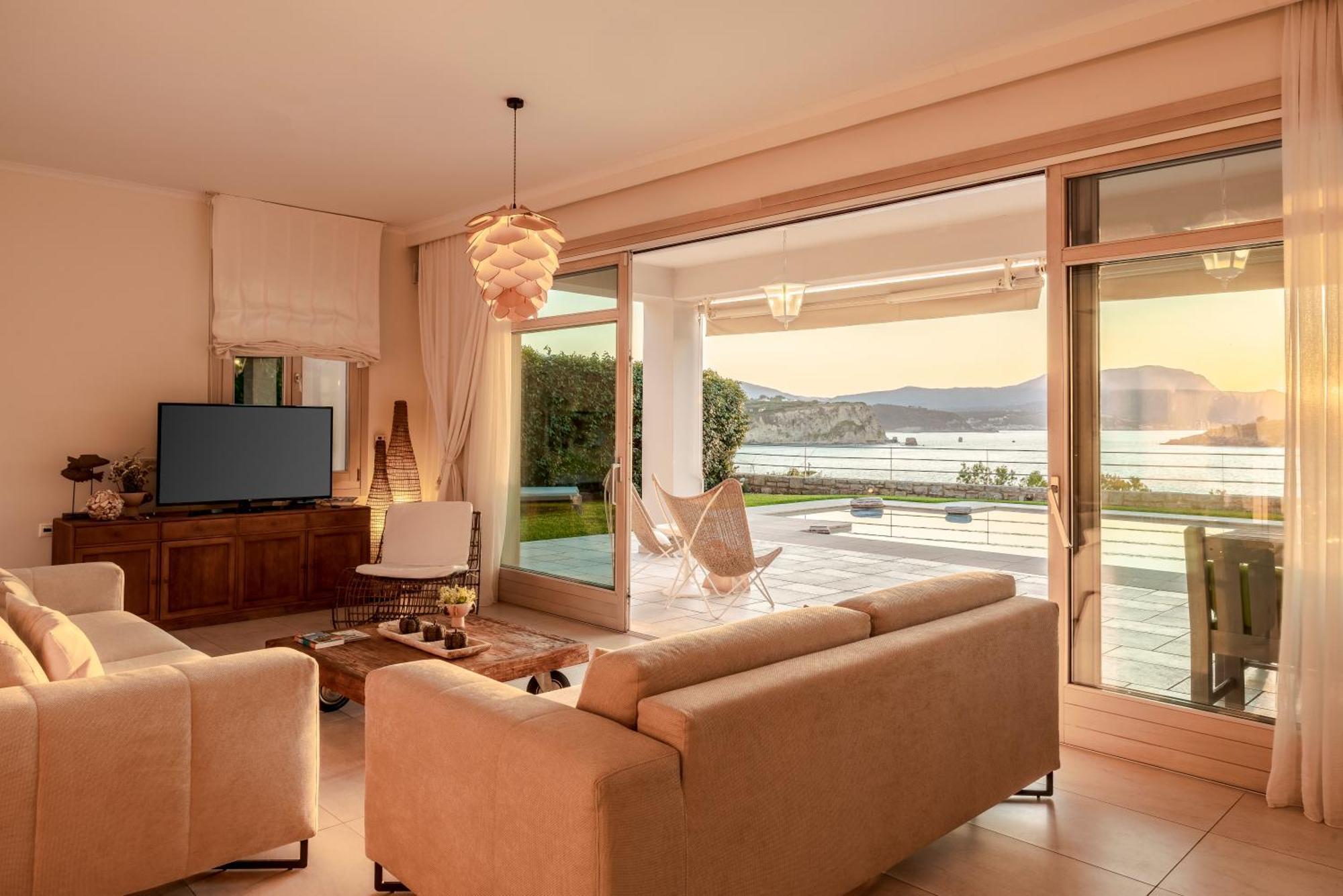 Villa Sk Place Luxury Seafront Chania *