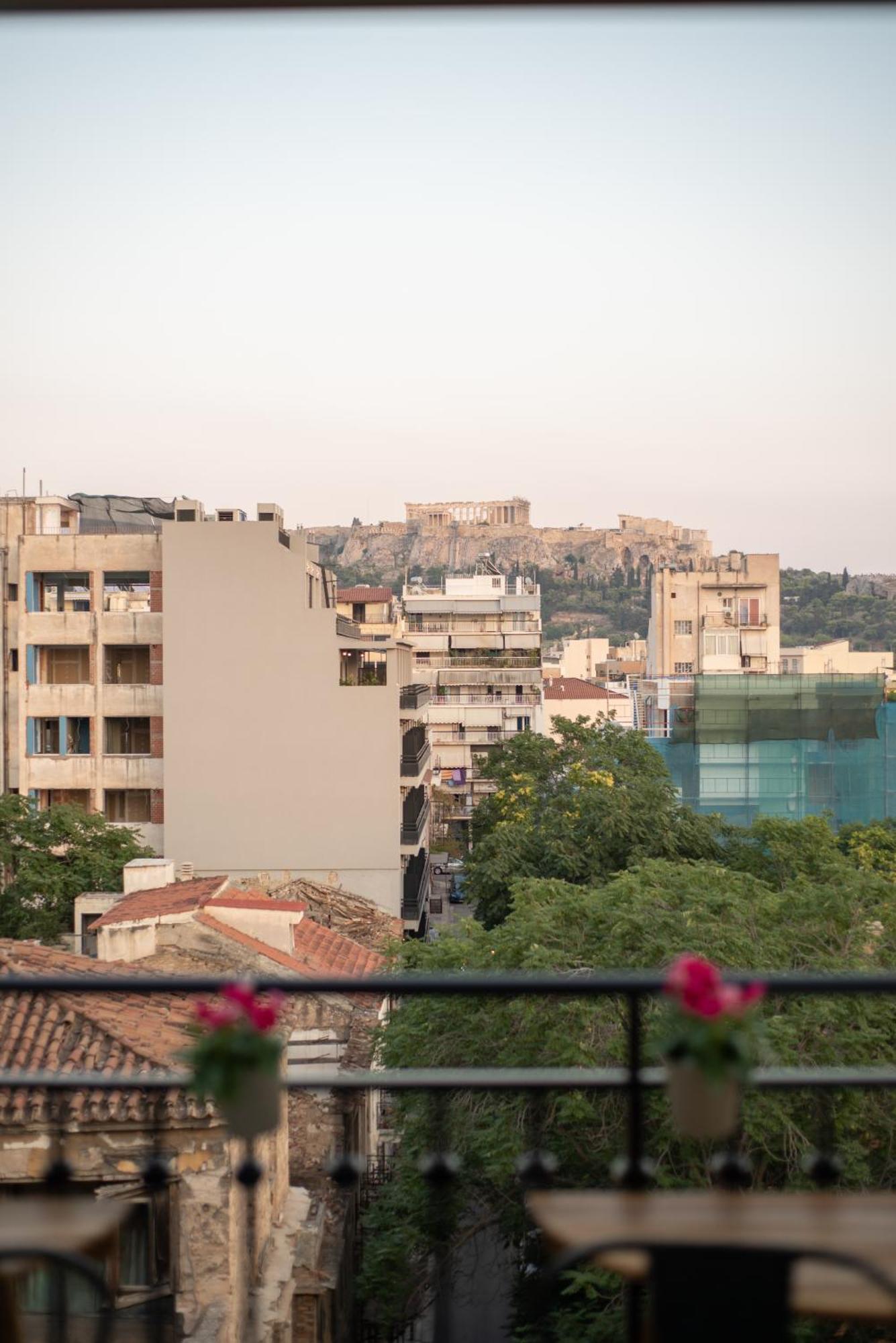 Stunning Acropolis View - 500m Metro - At Historical Center Apartment *