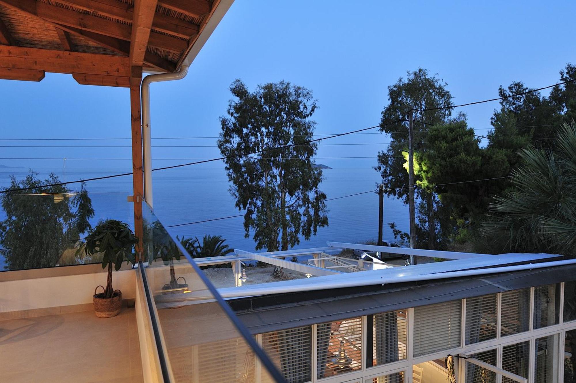 Salty Wave Hotel *
