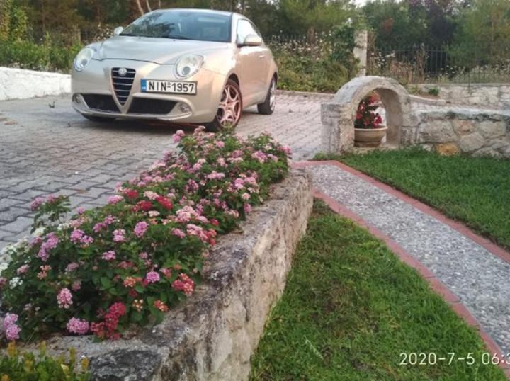 Yades Elegant 2 Minutes Away From The Kallithea (Chalkidiki)