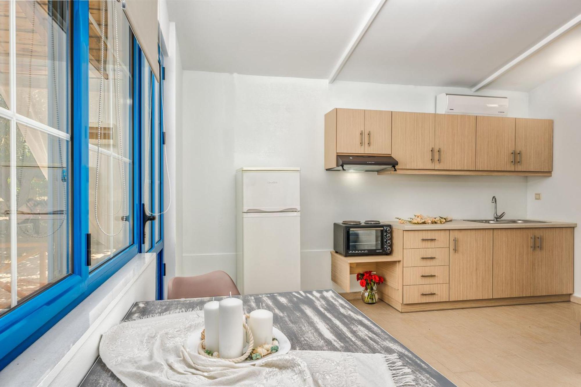 St. Harry's Windmill Apartment *
