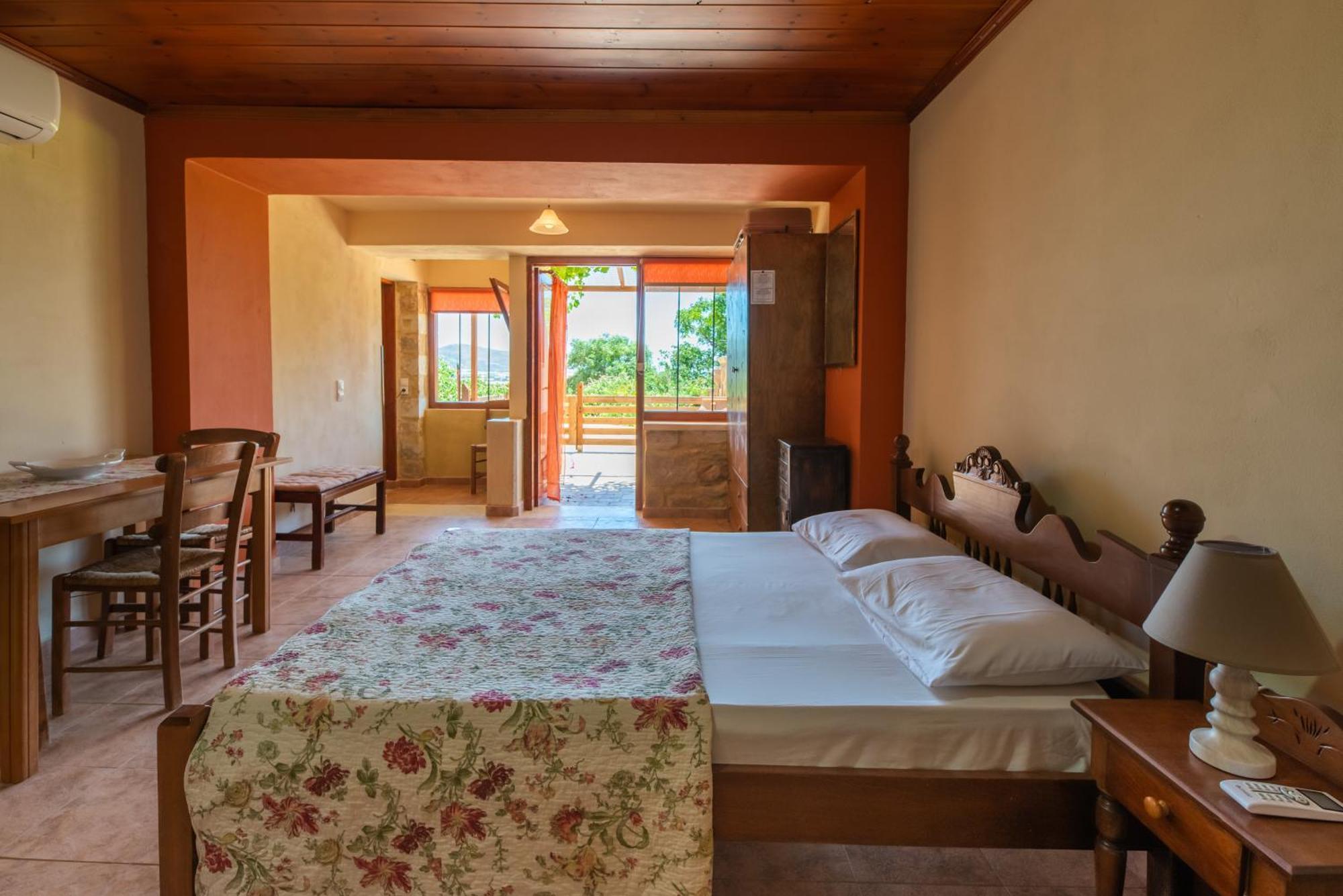 Golden Sun Apartment