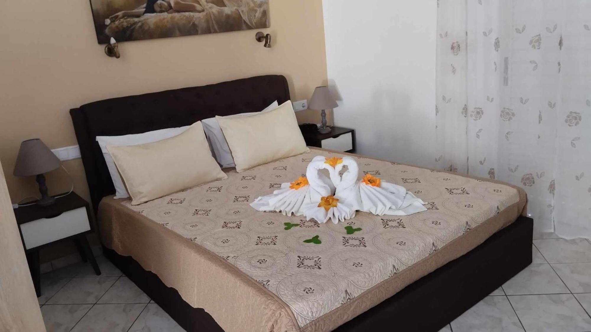 Apartment Golden Sun Rodakino