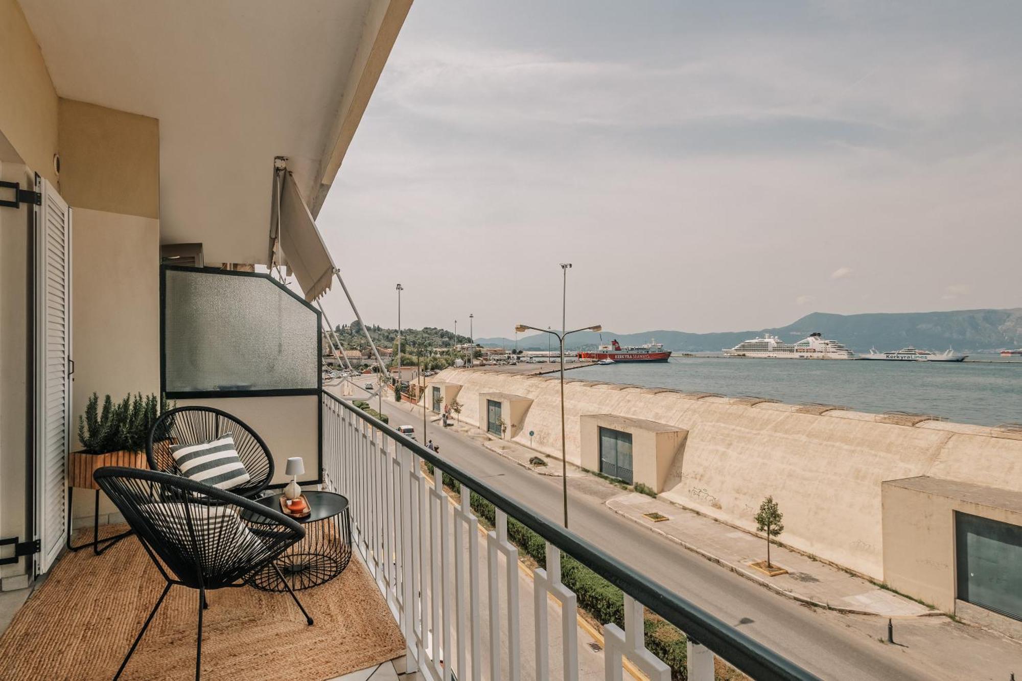 Apartment La *