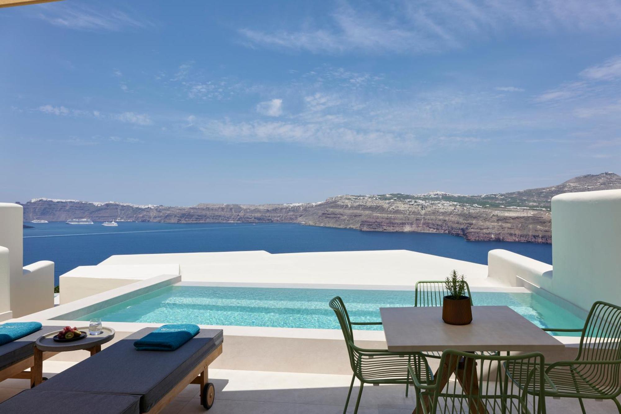 Apanemo & Hotel Akrotiri (Santorini)