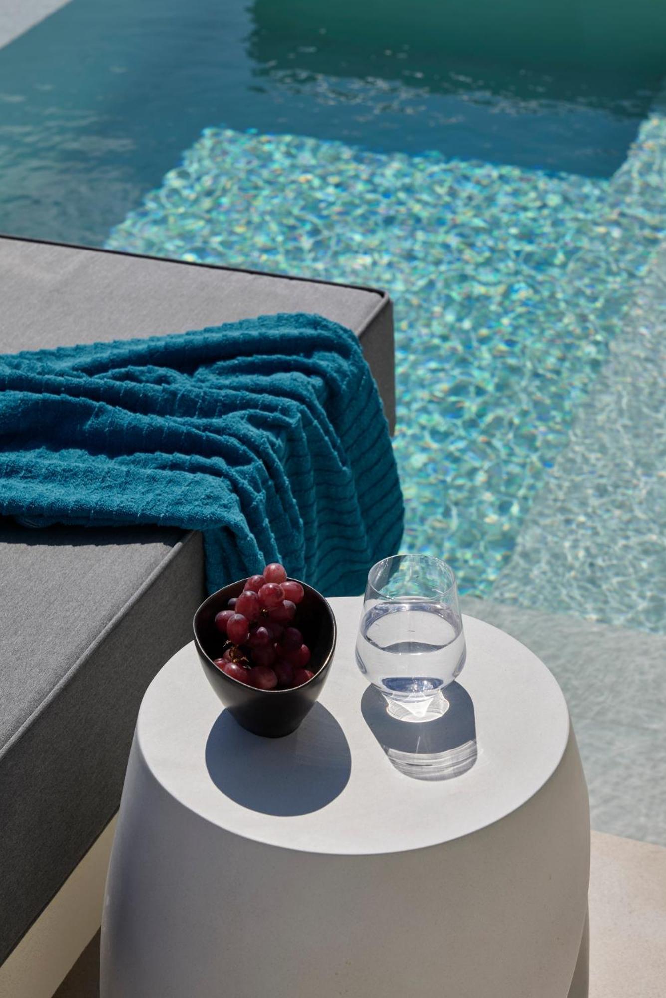 Apanemo & 3* Akrotiri (Santorini)