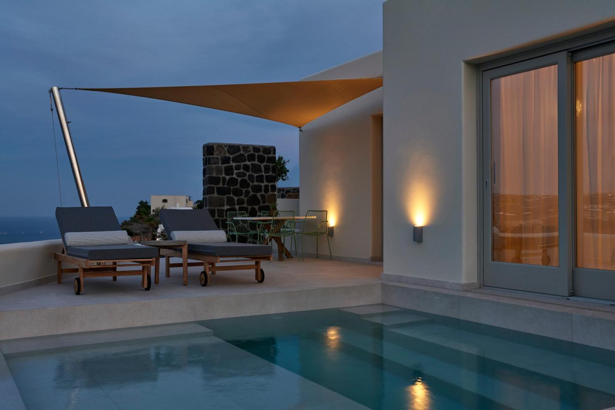 Apanemo & Hotel Akrotiri (Santorini)