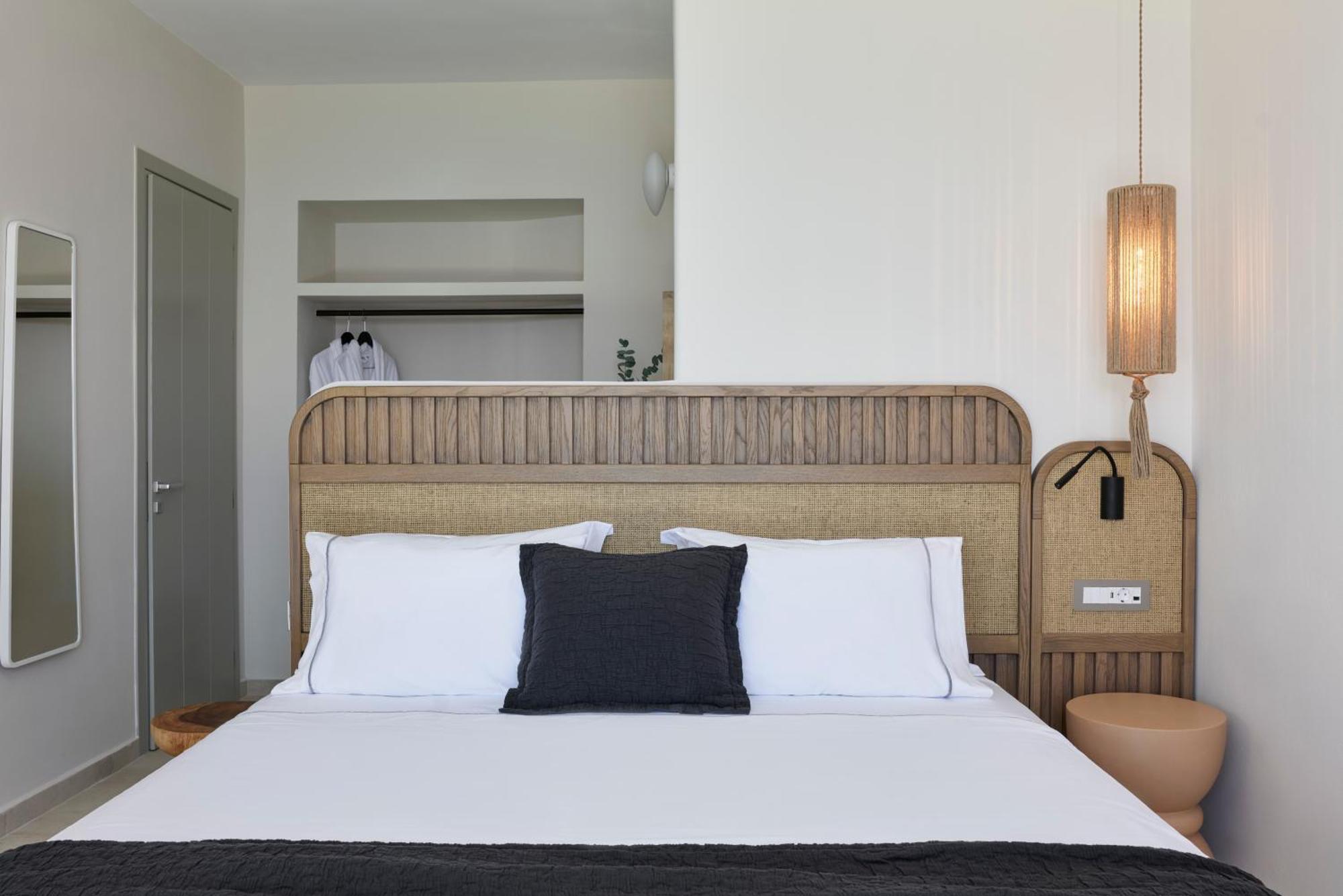 Hotel Apanemo & Akrotiri (Santorini)