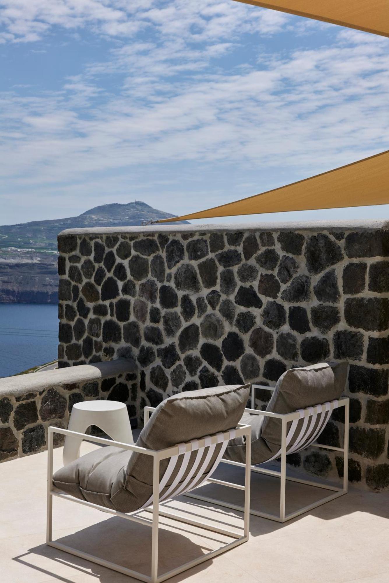 Apanemo & Hotel 3*