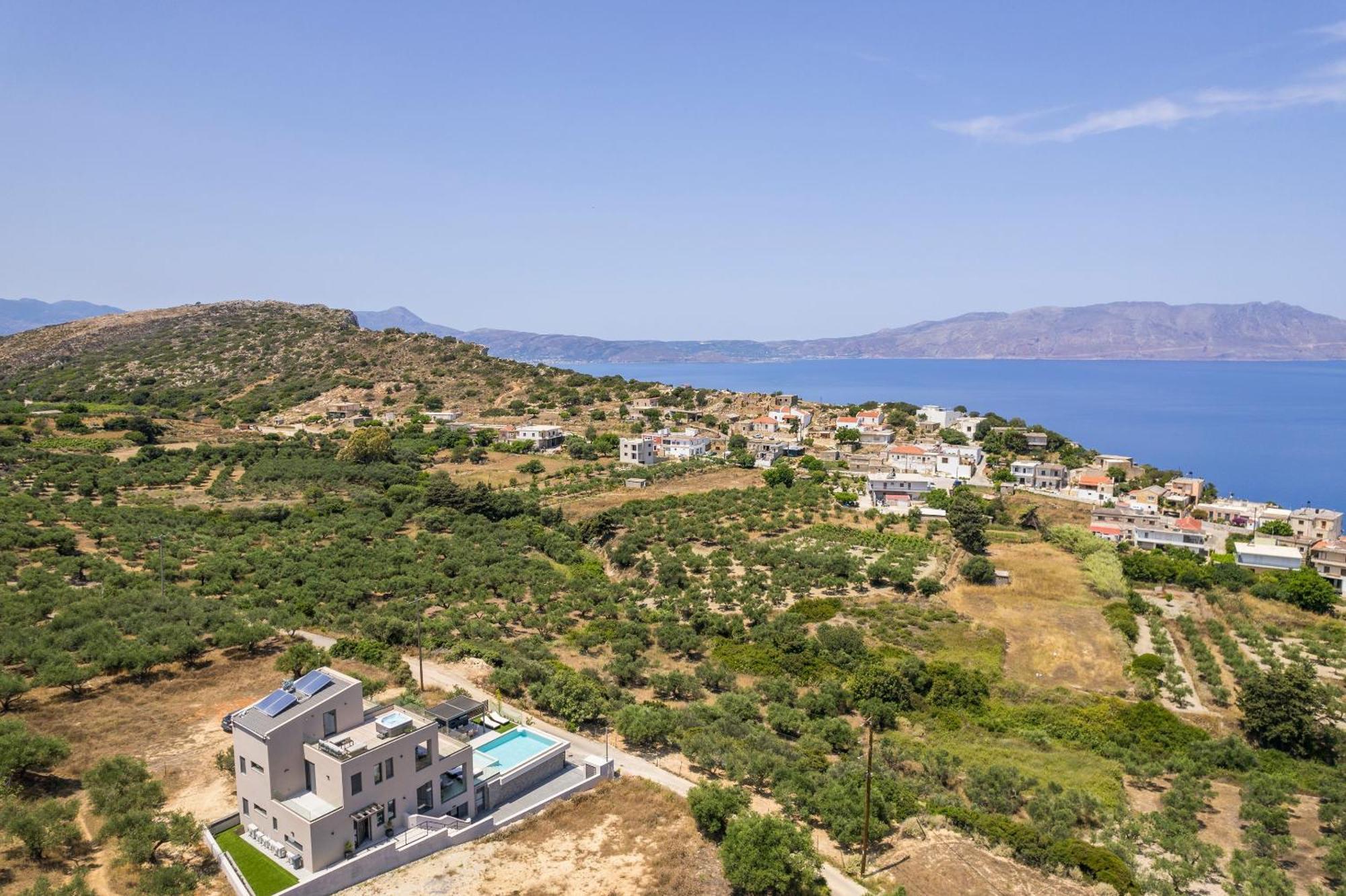 Ekphrasis With Sea View And Jacuzzi Ravdhoukha