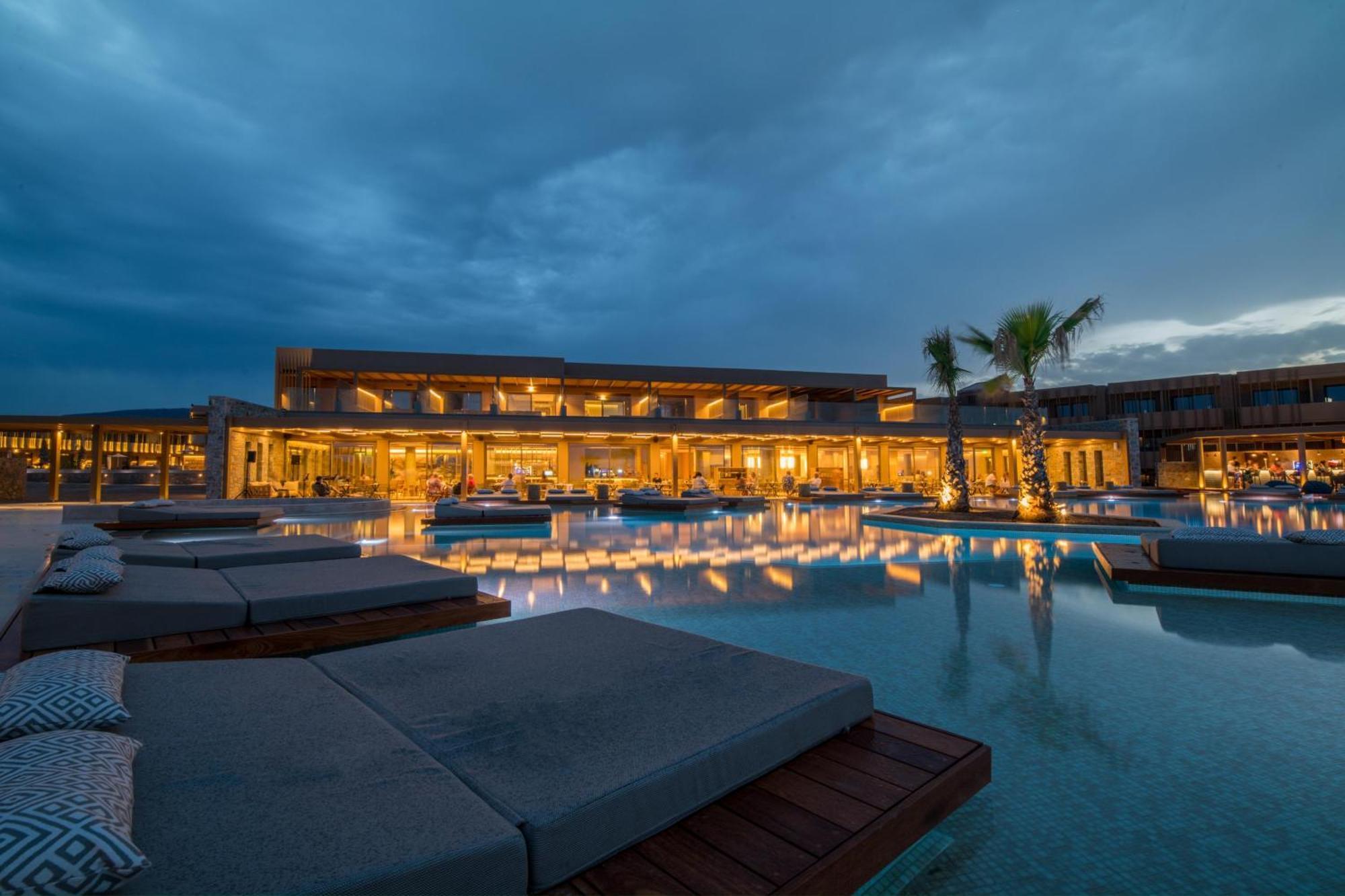 Senseana Sea Side & Aquadventure Hotel 5*